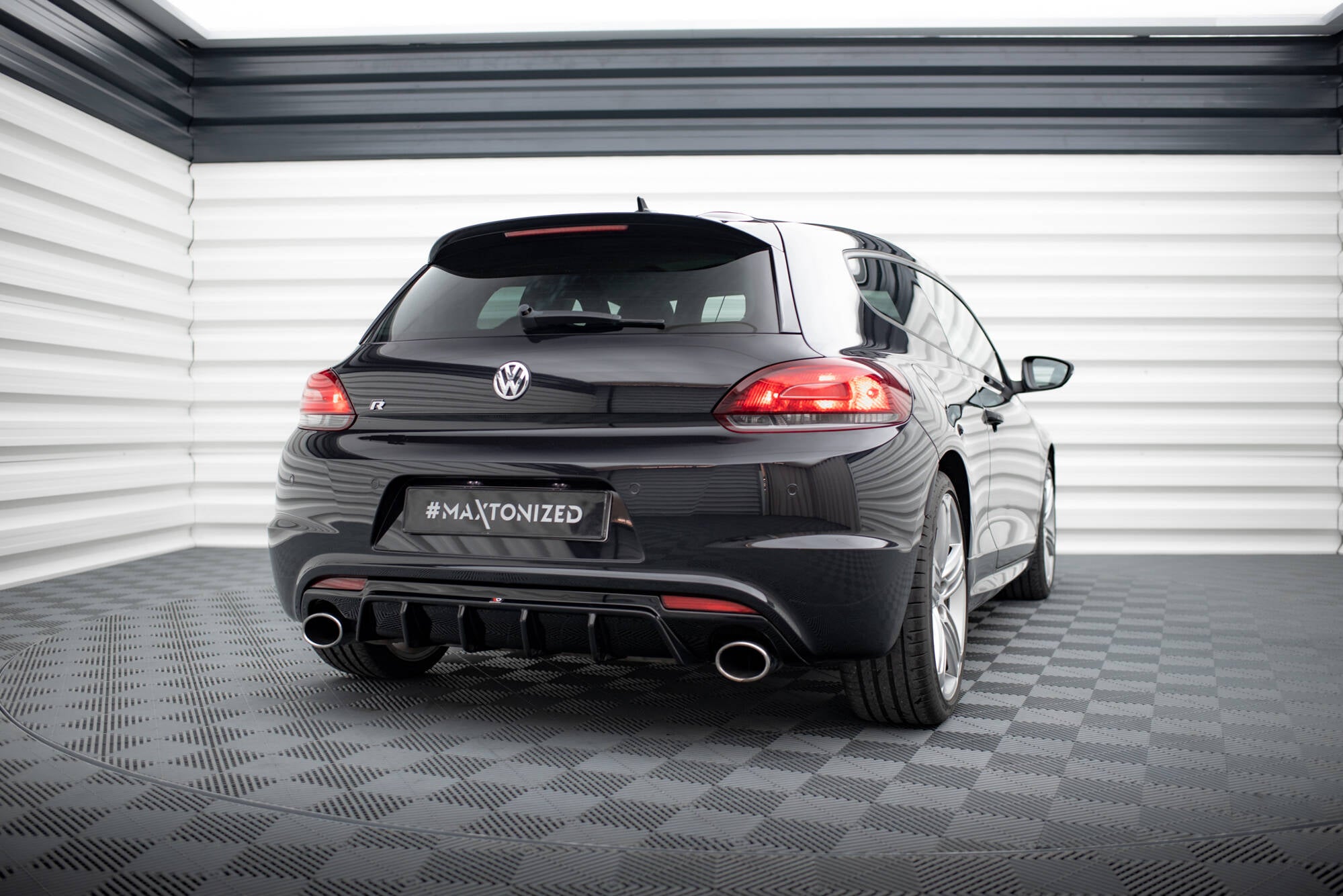 Maxton Design Diffusor Heck Ansatz V.2 passend für VW Scirocco R Mk3 schwarz Hochglanz