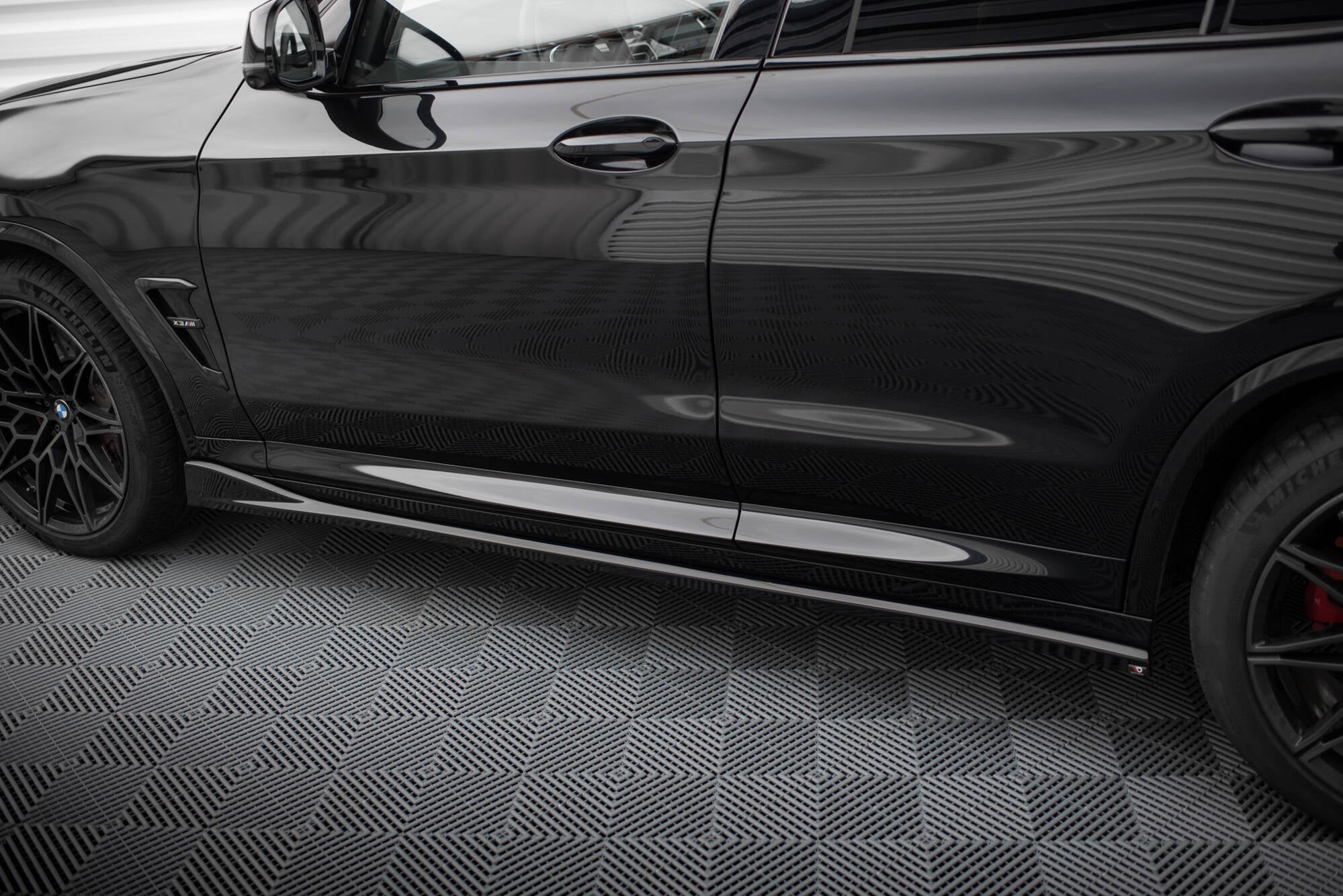 Maxton Design Street+ Seitenschweller Leisten passend für BMW X3 M F97 / F97 Facelift schwarz Hochglanz