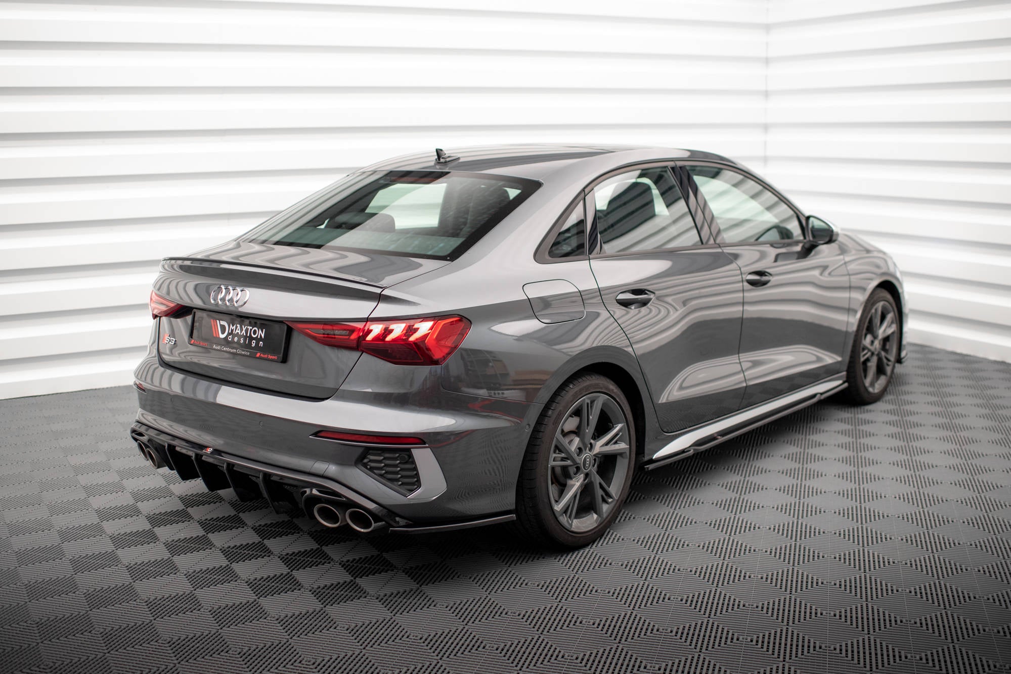 Maxton Design Heck Ansatz Flaps Diffusor V.2 passend für Audi S3 Limousine 8Y schwarz Hochglanz