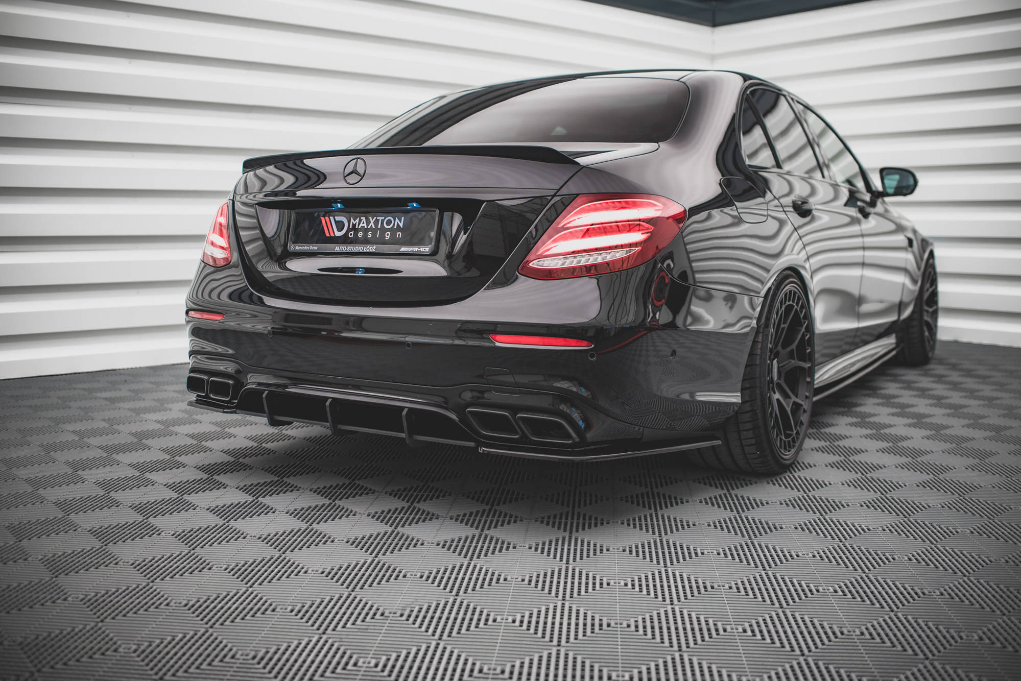 Maxton Design Street Pro Heckschürze passend für Mercedes-Benz E63 AMG Kombi/Limousine S213/W213