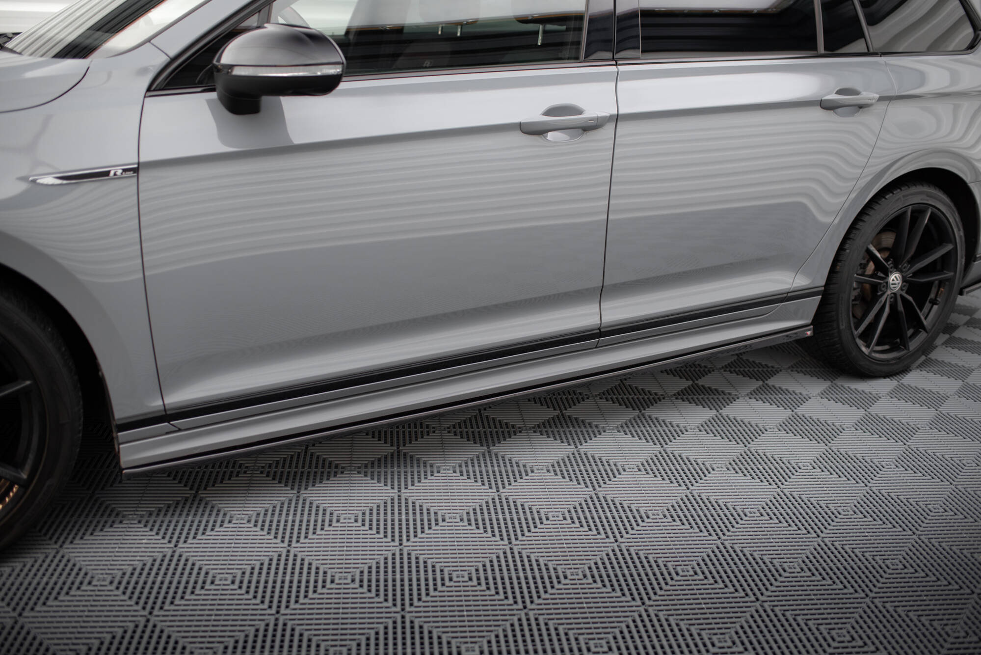 Maxton Design Street+ Seitenschweller Leisten passend für VW Passat R-Line B8 Facelift schwarz Hochglanz
