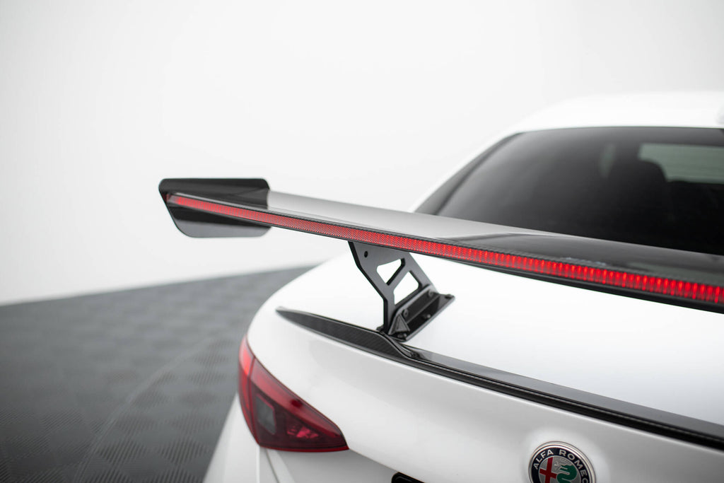 Maxton Design Carbon Spoiler + LED Alfa Romeo Giulia Quadrifoglio für Alfa Romeo Giulia Quadrifoglio