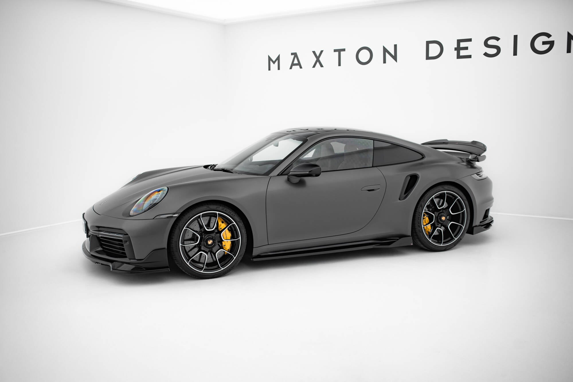 Maxton Design Street+ Seitenschweller Leisten passend für Porsche 911 Turbo S Sport Package 992 schwarz Hochglanz