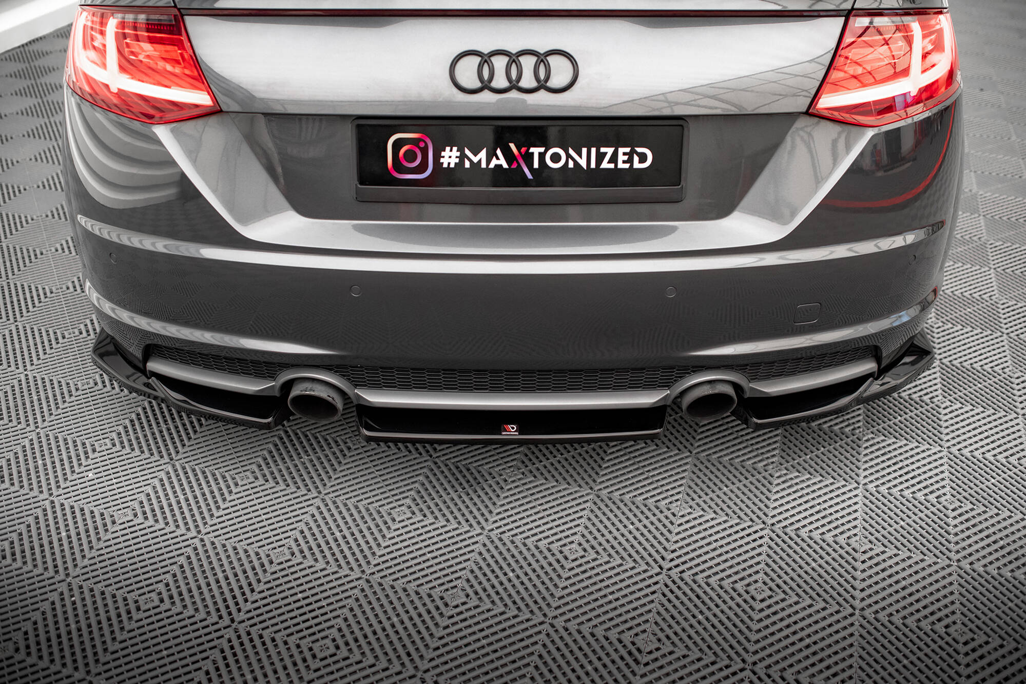 Maxton Design Heckansatz Audi TT S-Line 8S schwarz Hochglanz für Audi TT