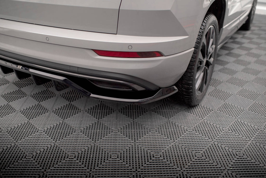 Maxton Design Street+ Mittlerer Diffusor RACE passend für Skoda Karoq Sportline Mk1 Facelift schwarz Hochglanz