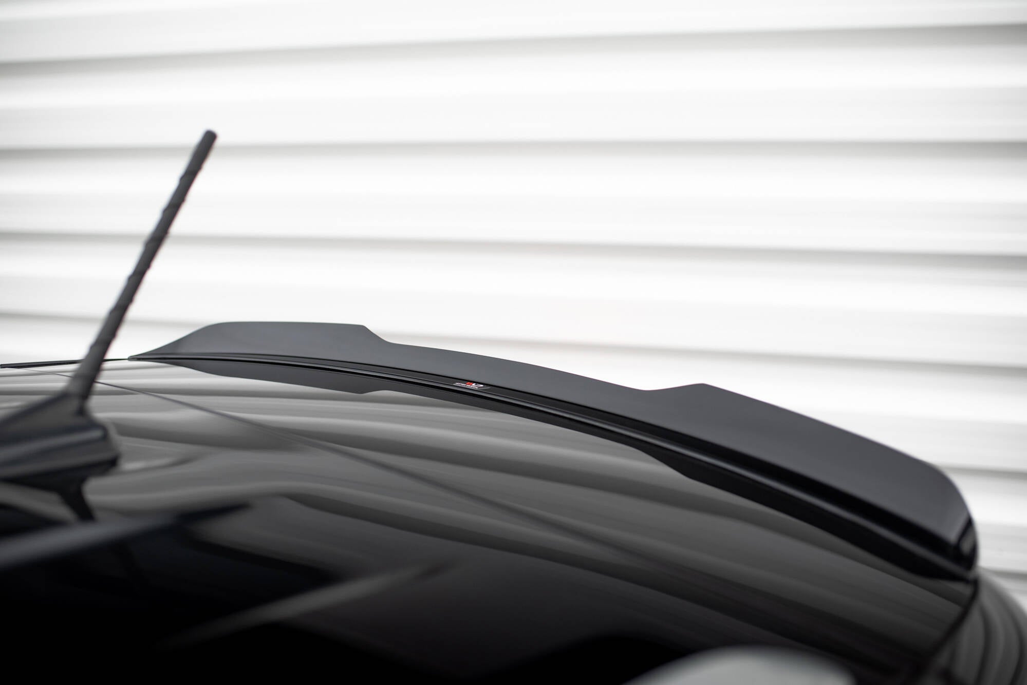 Maxton Design Spoiler CAP passend für Seat Arona FR Mk1 schwarz Hochglanz