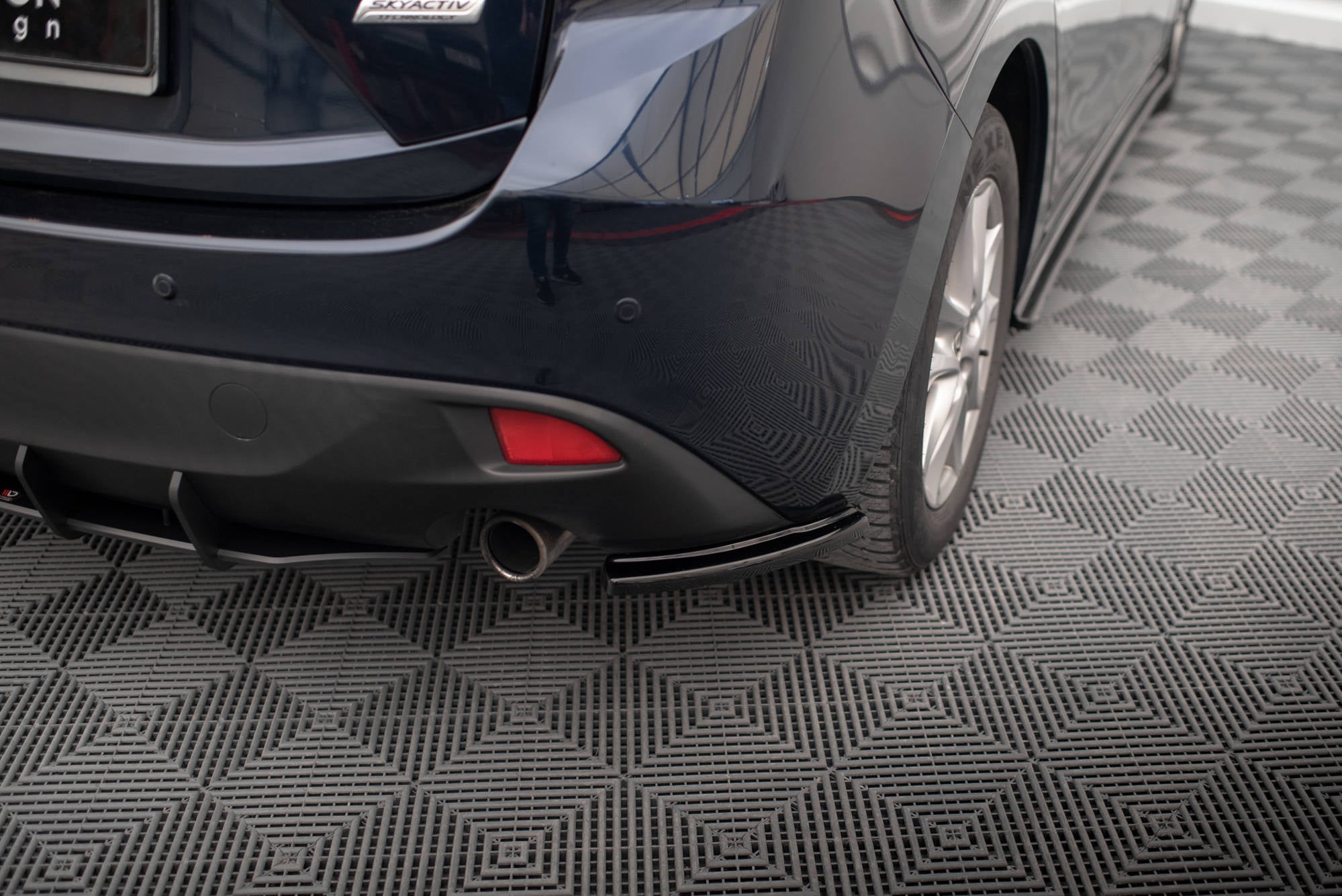Maxton Design Heck Ansatz Flaps Diffusor passend für Mazda 3 Mk3 schwarz Hochglanz