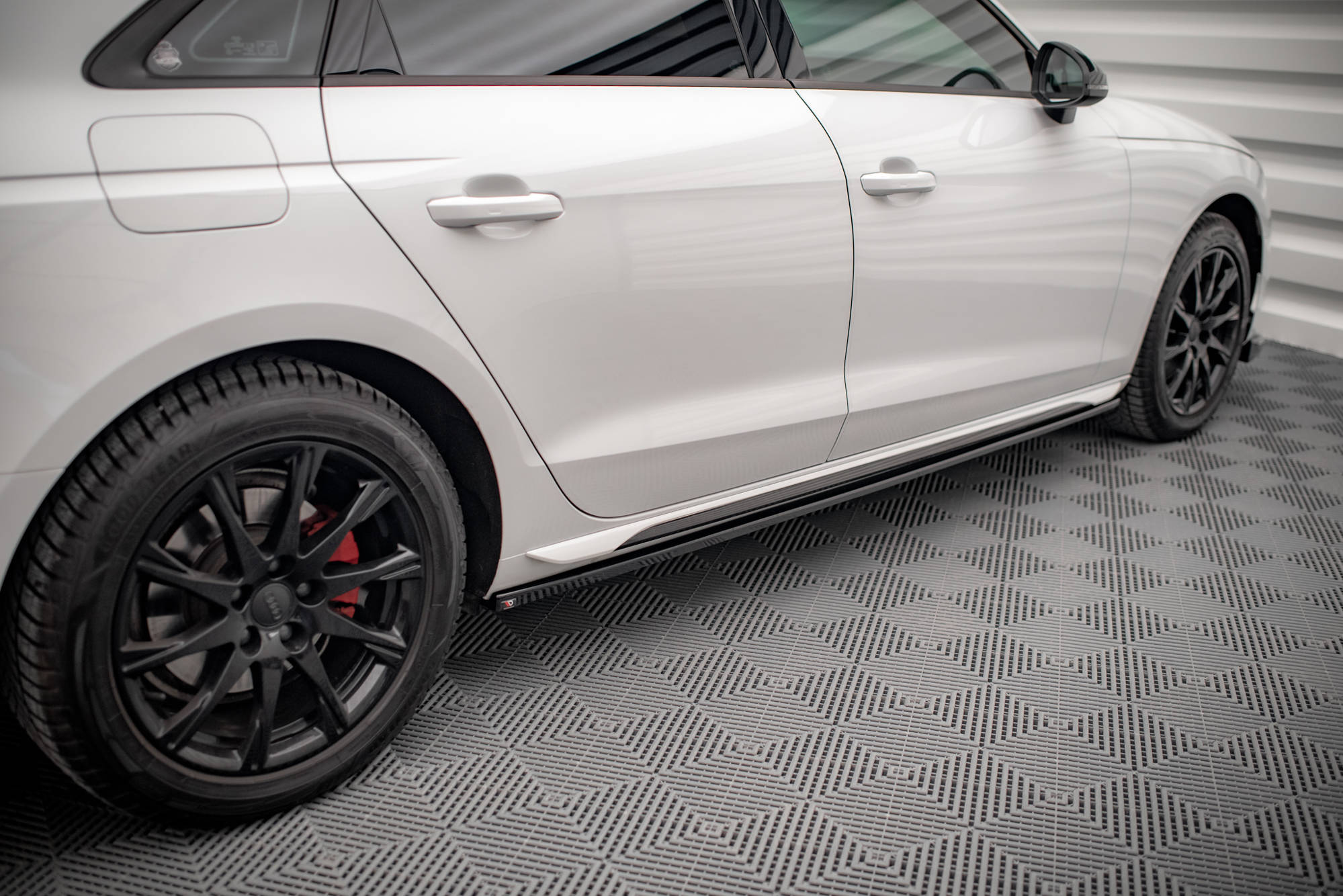 Maxton Design Street+ Seitenschweller Leisten passend für Audi A4 B9 Facelift schwarz Hochglanz