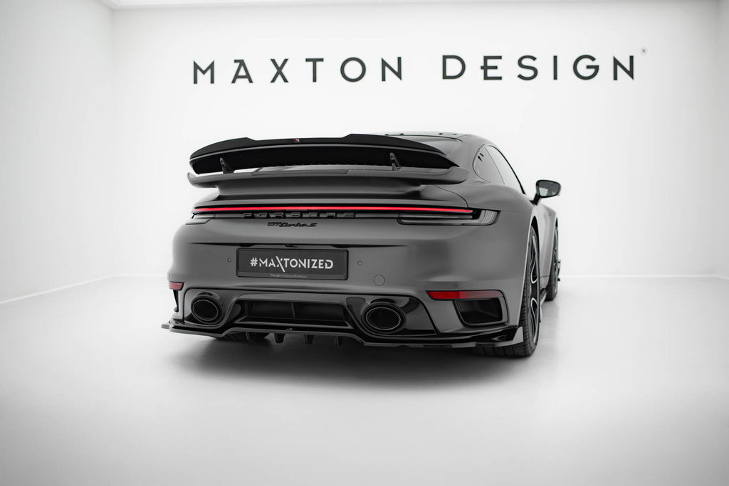 Maxton Design Street+ Mittlerer Diffusor RACE passend für Porsche 911 Turbo S Sport Package 992 schwarz Hochglanz