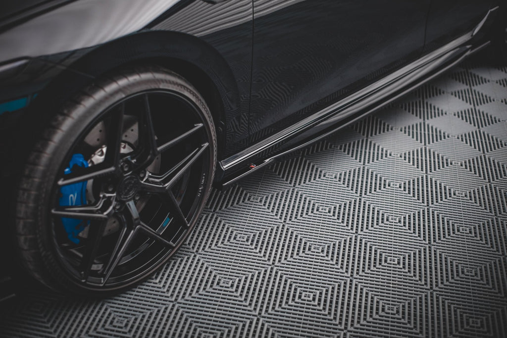 Maxton Design Street+ Seitenschweller Leisten passend für V.1 passend für VW Golf R Hatchback Mk8 Facelift schwarz Hochglanz