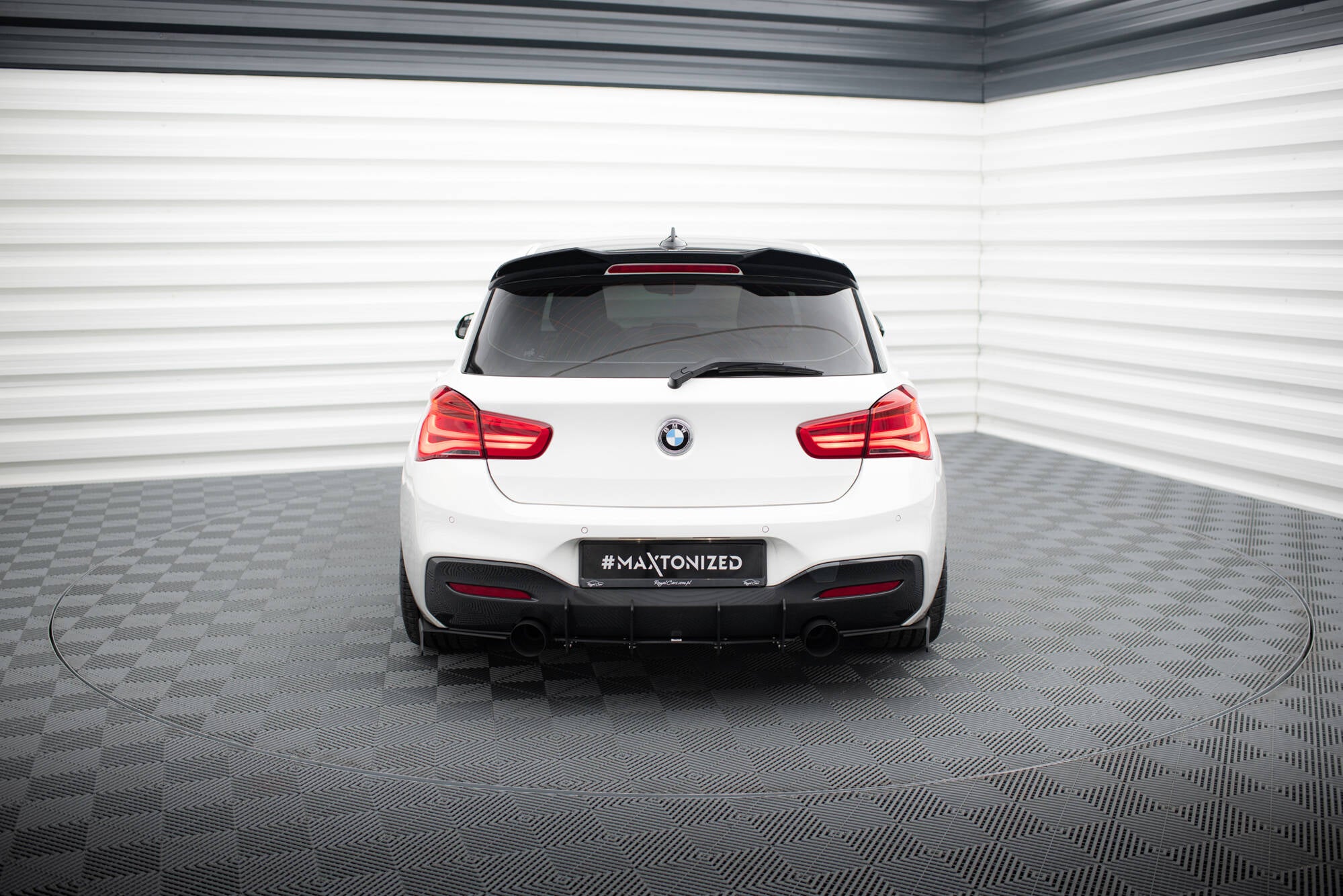 Maxton Design Heck Ansatz Flaps Diffusor passend für BMW 1er F20/F21 M-Power FACELIFT