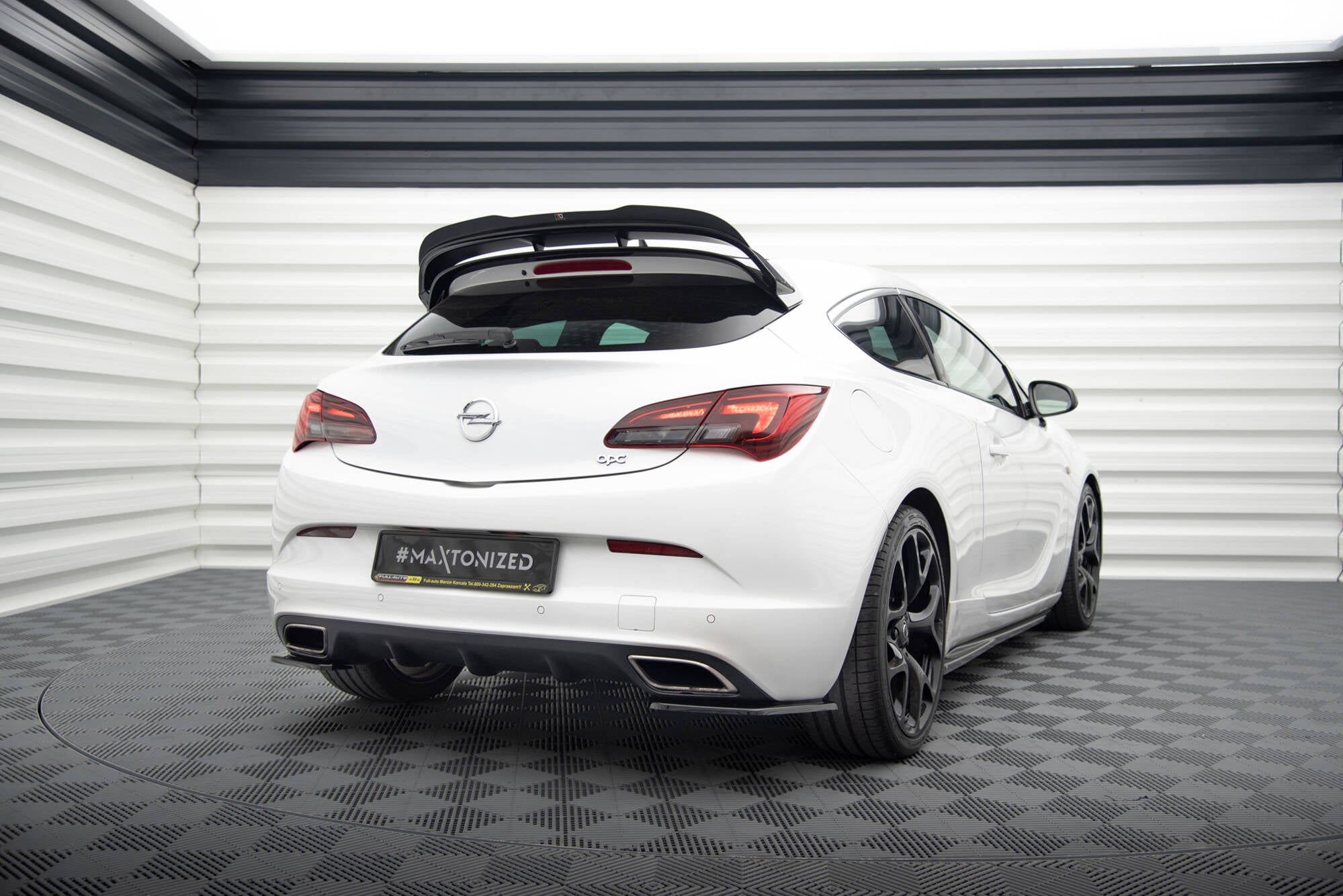 Maxton Design Heck Ansatz Flaps Diffusor passend für OPEL ASTRA J OPC / VXR schwarz Hochglanz
