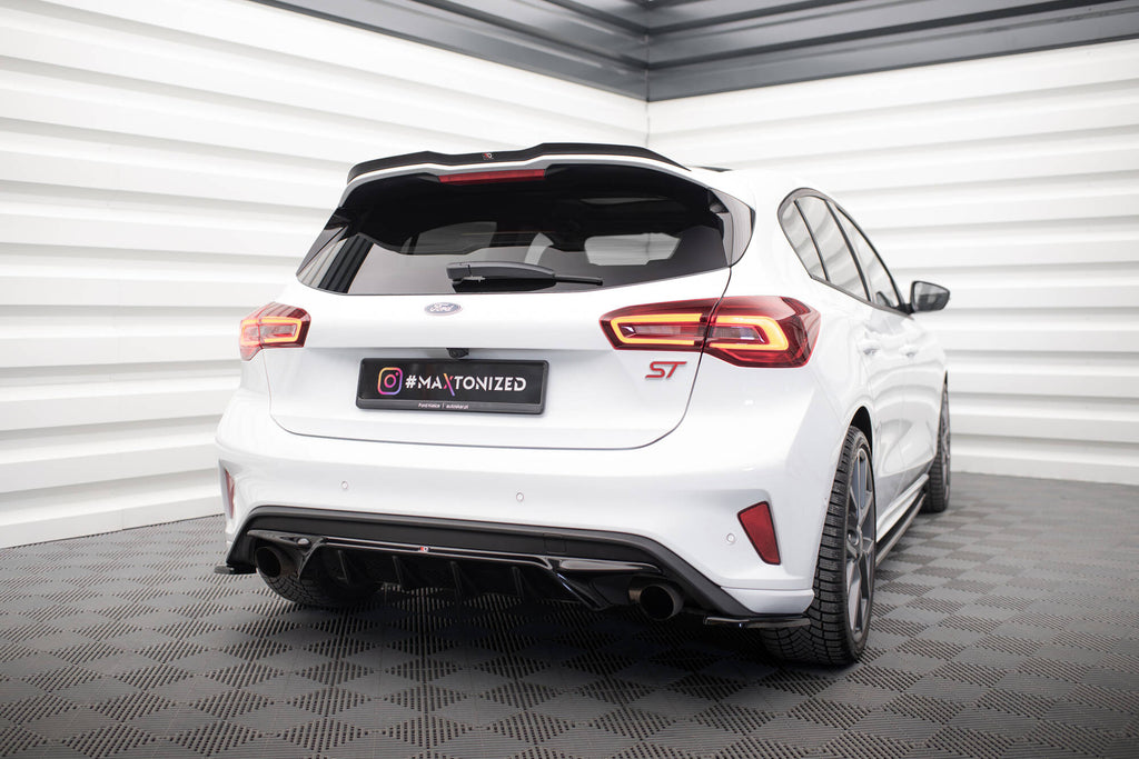 Maxton Design Spoiler CAP V.1 passend für Ford Focus Hatchback ST Mk4 schwarz Hochglanz
