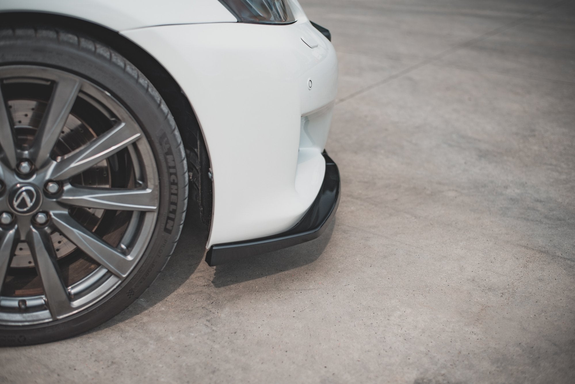 Maxton Design Street+ Spoilerlippe Front Ansatz V.2 passend für Lexus IS F Mk2 schwarz Hochglanz