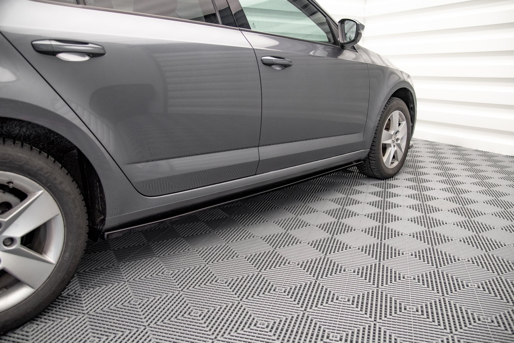 Maxton Design Street+ Seitenschweller Leisten passend für Skoda Octavia Mk3 Facelift schwarz Hochglanz