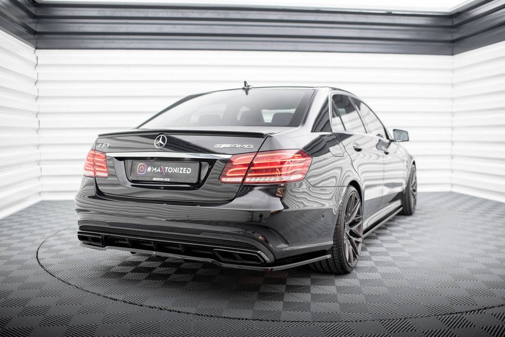 Maxton Design Street+ Mittlerer Diffusor RACE passend für Mercedes-Benz E63 AMG Limousine W212 Facelift schwarz Hochglanz