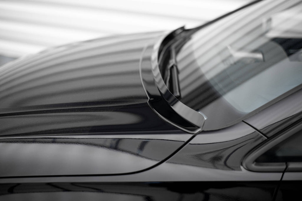 Maxton Design Verlängerung motorhaube VW Golf Mk8 schwarz Hochglanz für Volkswagen Golf Mk8