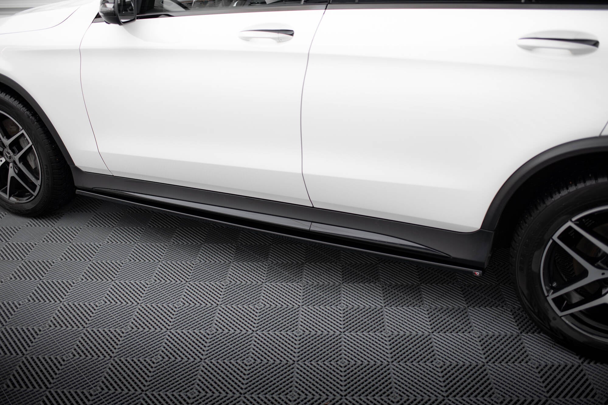 Maxton Design Street+ Seitenschweller Leisten passend für V.3 passend für Mercedes-Benz GLC Coupe AMG-Line C253 schwarz Hochglanz