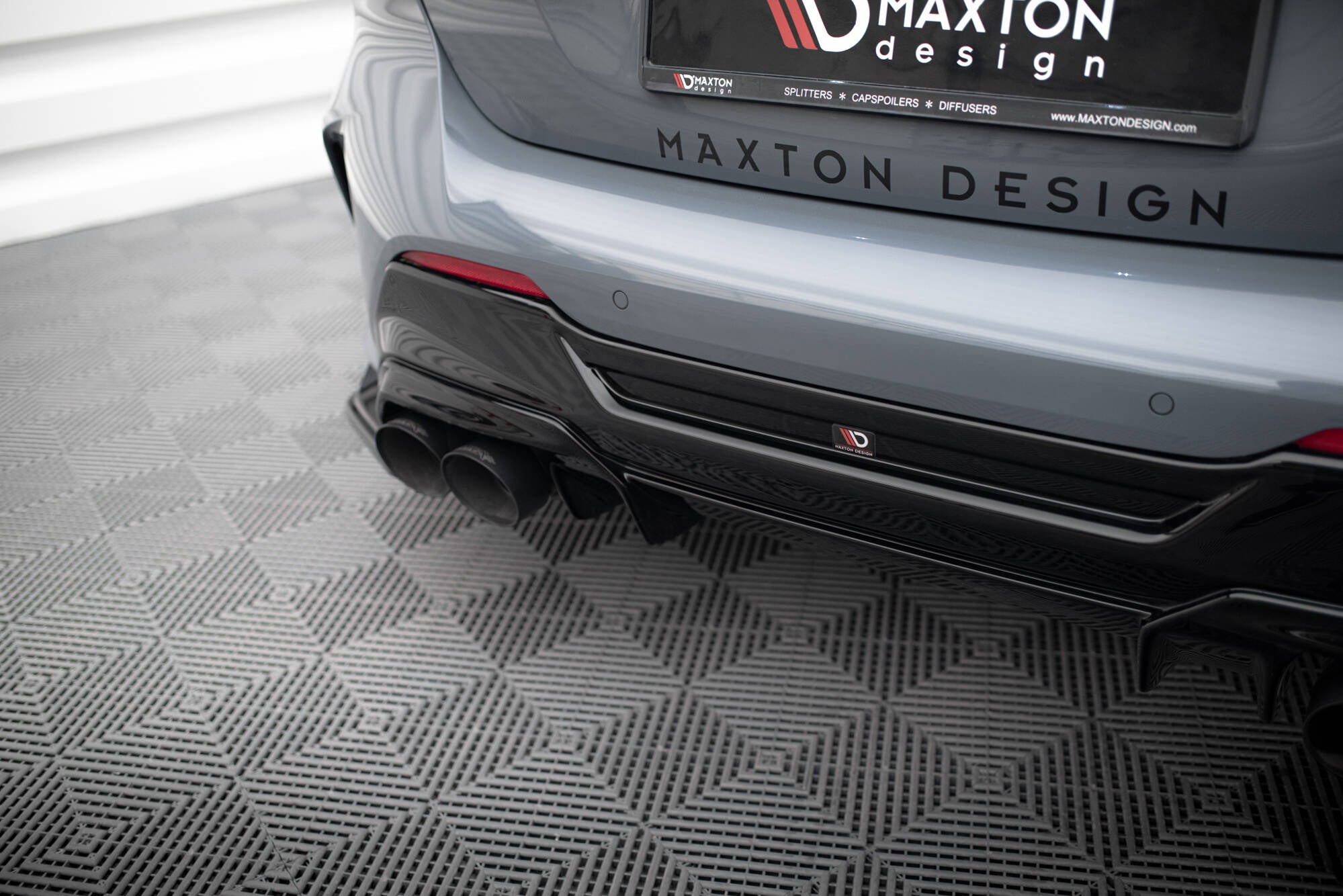 Maxton Design Diffusor Heck Ansatz V.2 passend für BMW 1er M-Paket/ M135i / 128ti F40 schwarz Hochglanz