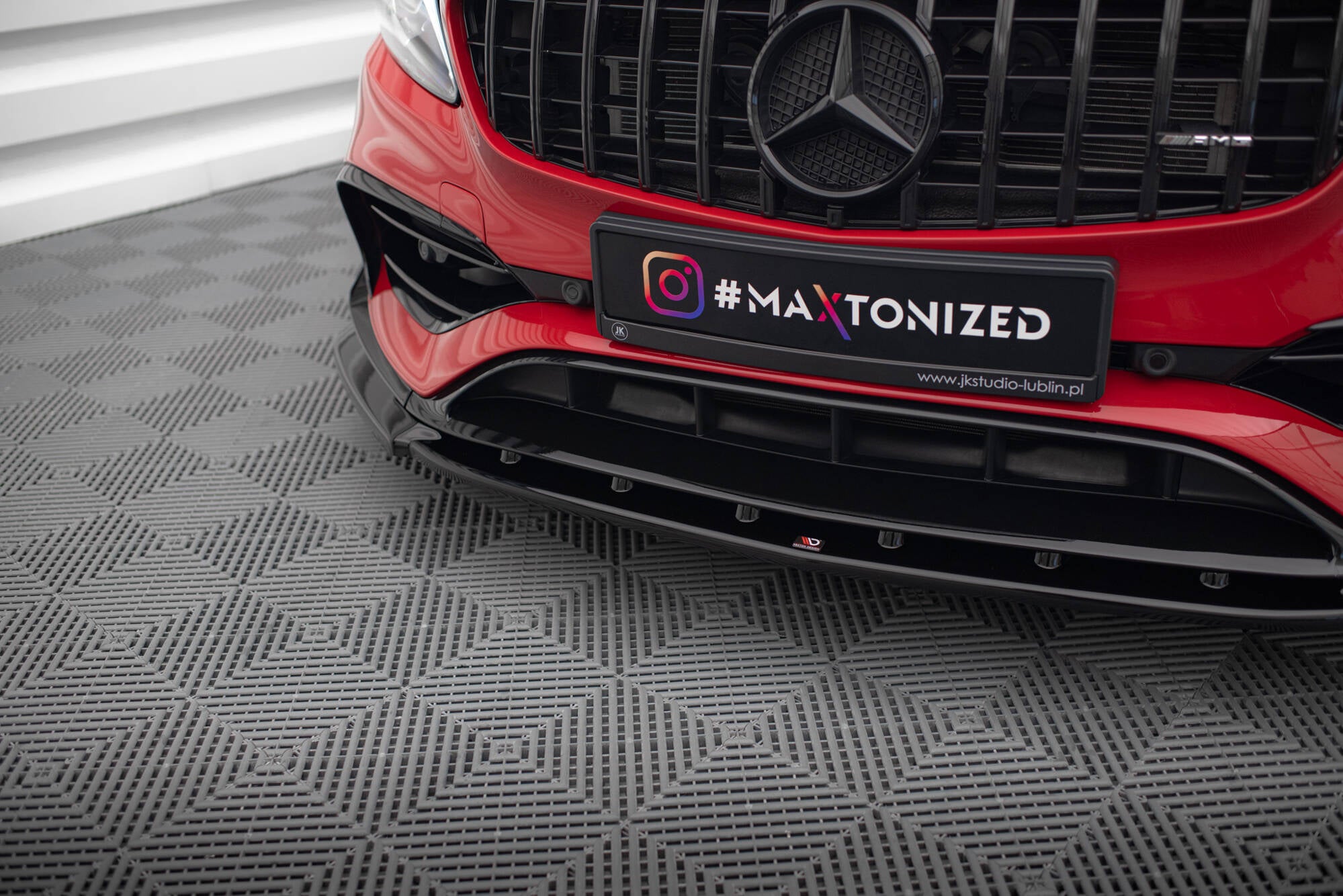 Maxton Design Street+ Spoilerlippe Front Ansatz V.1 passend für Mercedes-Benz A45 Aero W176 Facelift schwarz Hochglanz