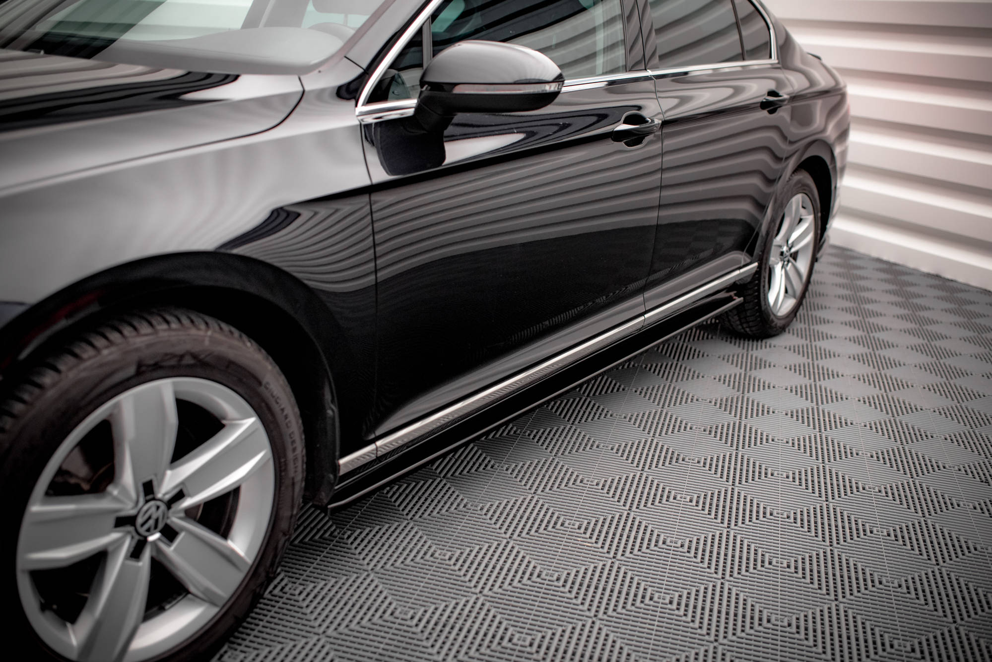 Maxton Design Street+ Seitenschweller Leisten passend für VW Passat B8 Facelift schwarz Hochglanz