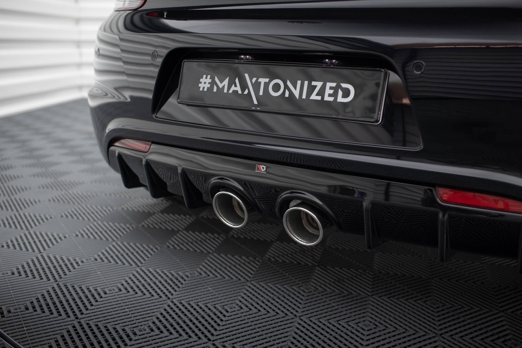 Maxton Design Diffusor Heck Ansatz V.3 passend für VW Scirocco R Mk3 schwarz Hochglanz