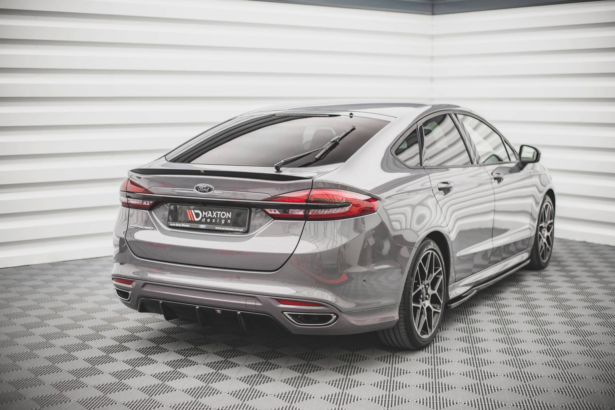 Maxton Design Diffusor Heck Ansatz passend für Ford Mondeo ST-Line Mk5 Facelift schwarz Hochglanz