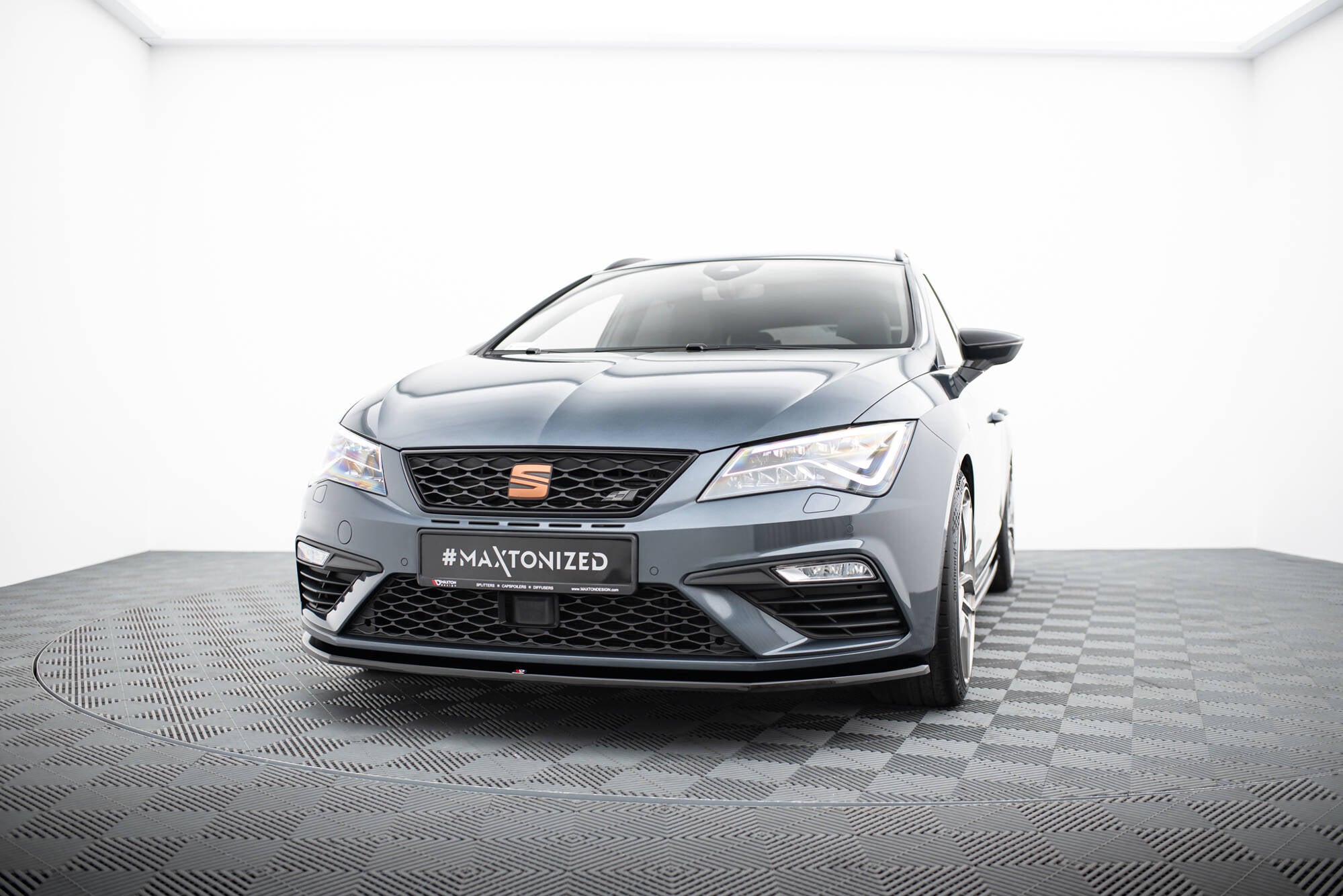 Maxton Design Street+ Spoilerlippe Front Ansatz V.1 passend für Seat Leon Cupra / FR Mk3 FL schwarz Hochglanz