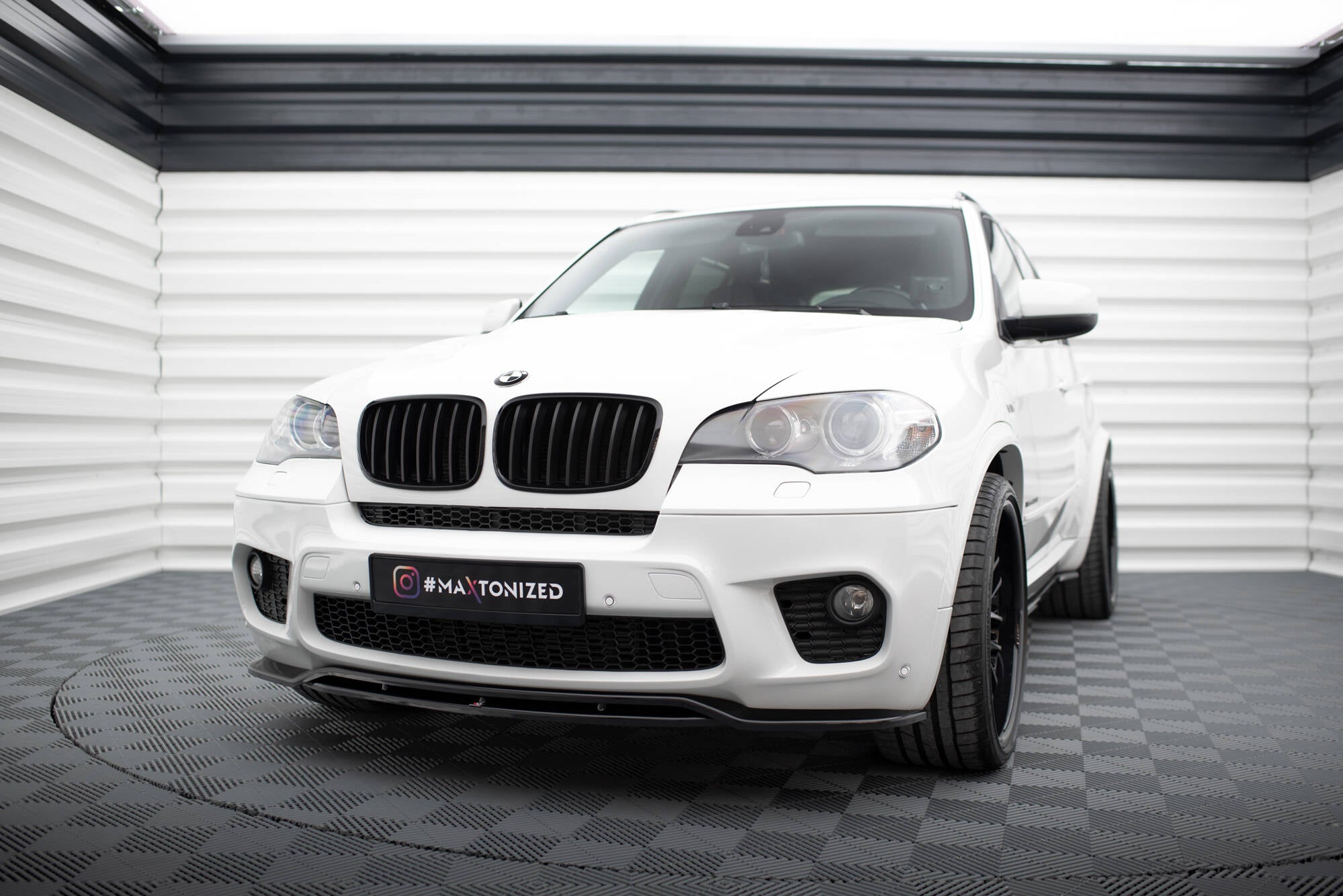 Maxton Design Street+ Spoilerlippe Front Ansatz passend für BMW X5 E70 Facelift M Paket schwarz Hochglanz