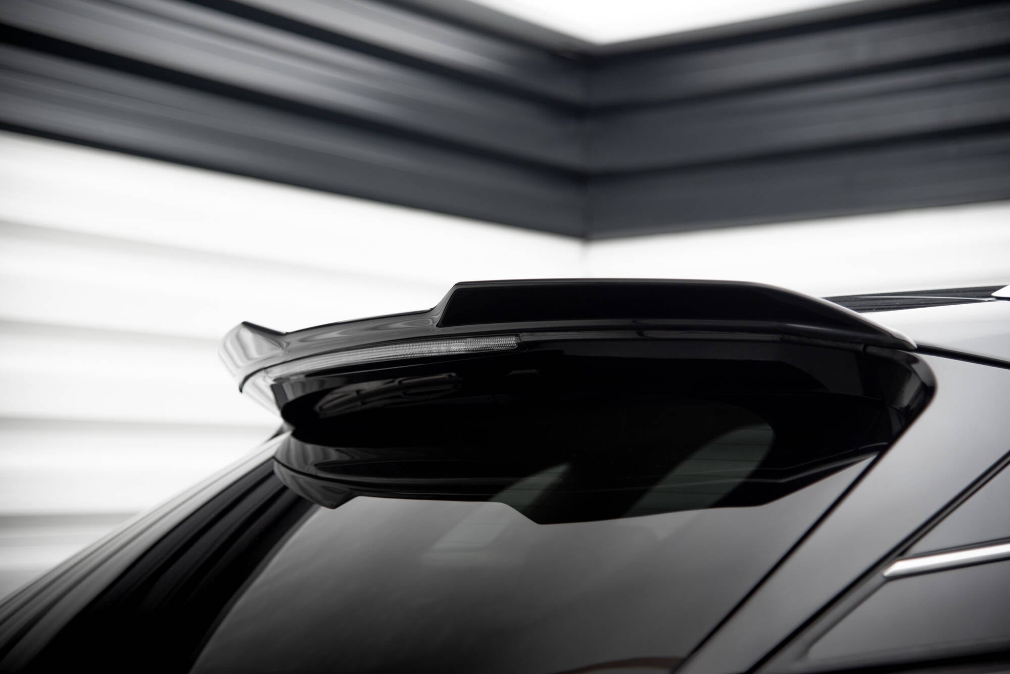 Maxton Design Höher Spoiler CAP 3D passend für Lexus RX F-Sport Mk4 Facelift schwarz Hochglanz