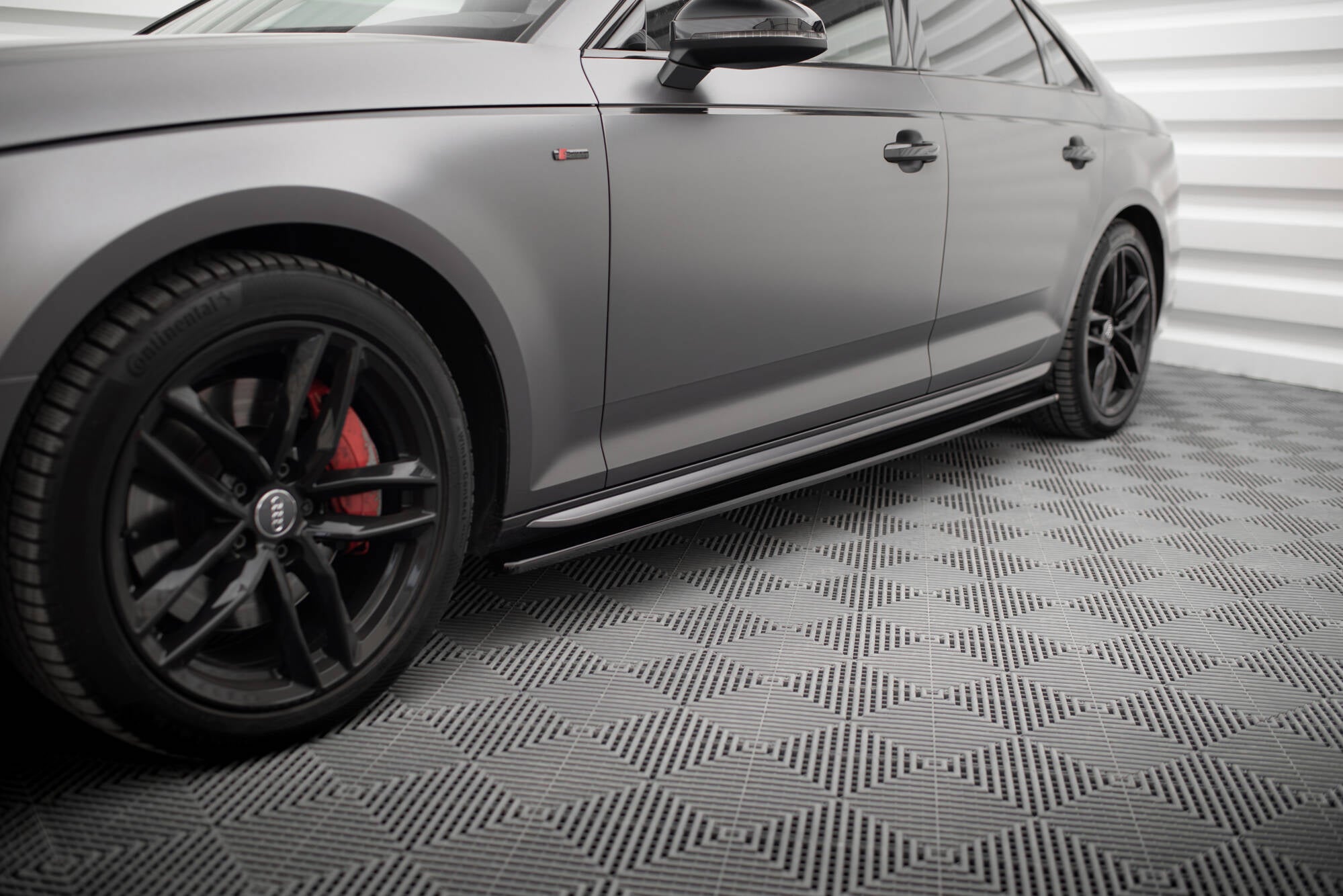 Maxton Design Street+ Seitenschweller Leisten passend für Audi S4 / A4 S-Line / A4 Competiton B9 schwarz Hochglanz