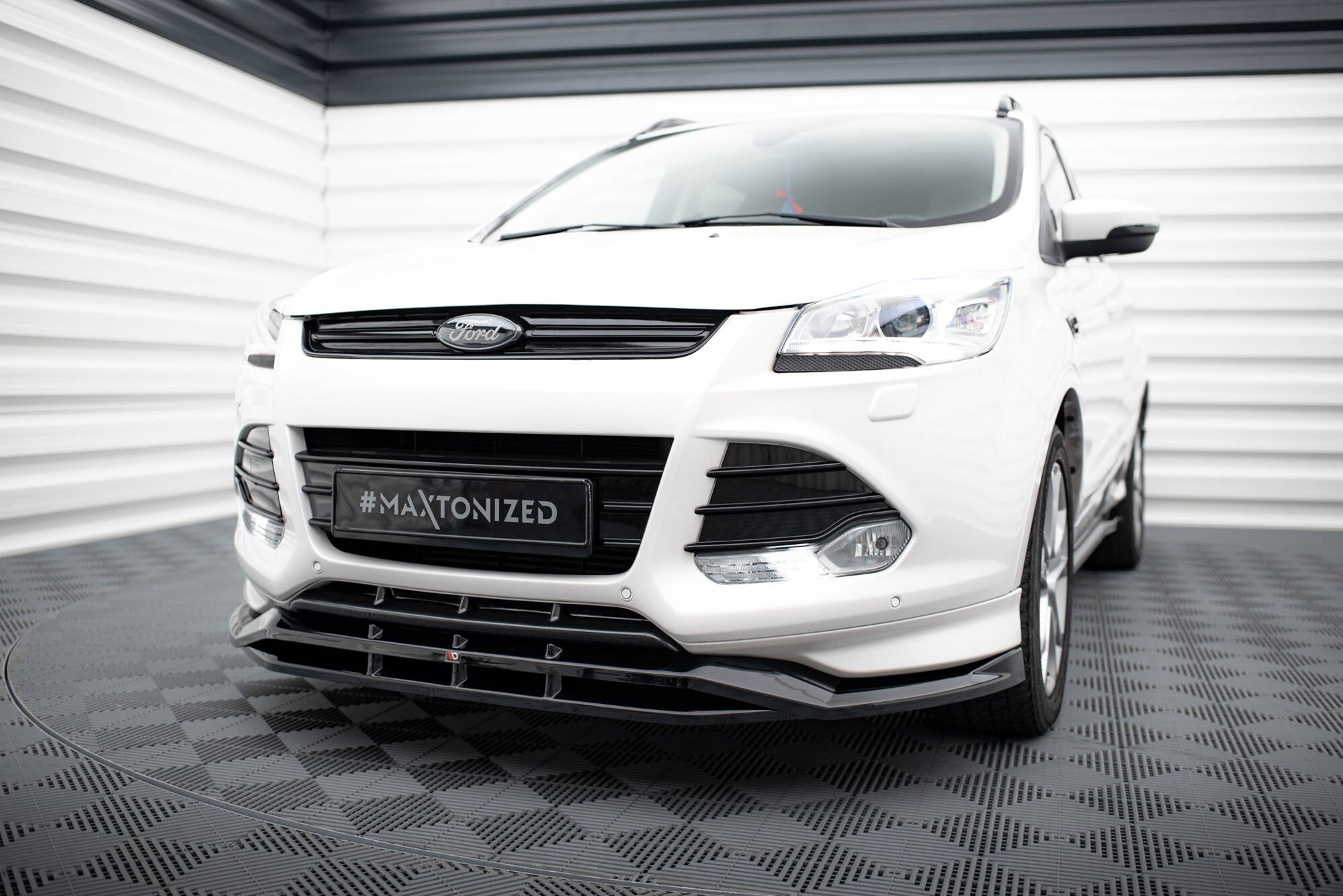 Maxton Design Street+ Spoilerlippe Front Ansatz passend für Ford Kuga ST-Line Mk2 schwarz Hochglanz