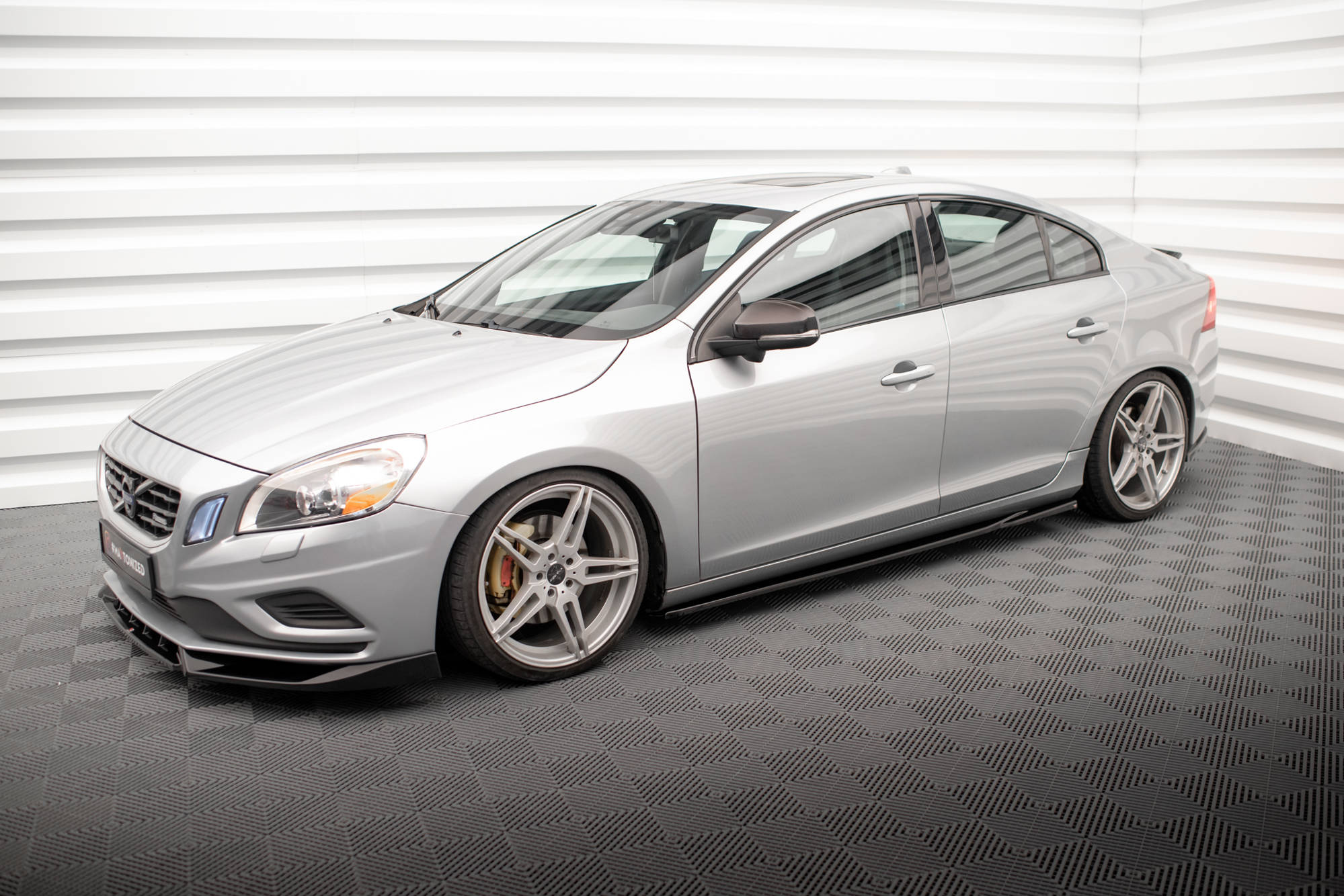 Maxton Design Street+ Seitenschweller Leisten passend für Volvo S60 Standard / R-Design Mk2 / Mk2 Facelift schwarz Hochglanz