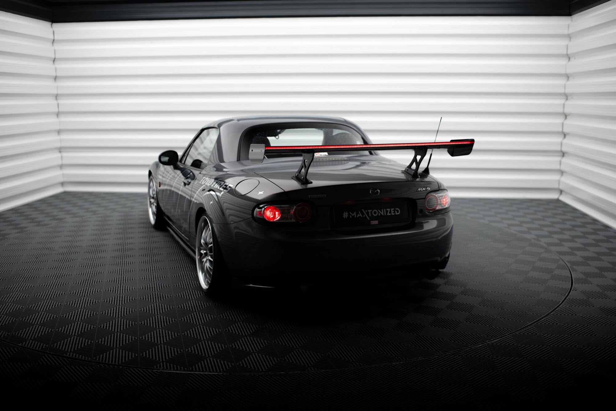Maxton Design Carbon Spoiler+ LED Mazda MX5 Hardtop NC(MK3) für Mazda MX-5 Mk3 (NC)