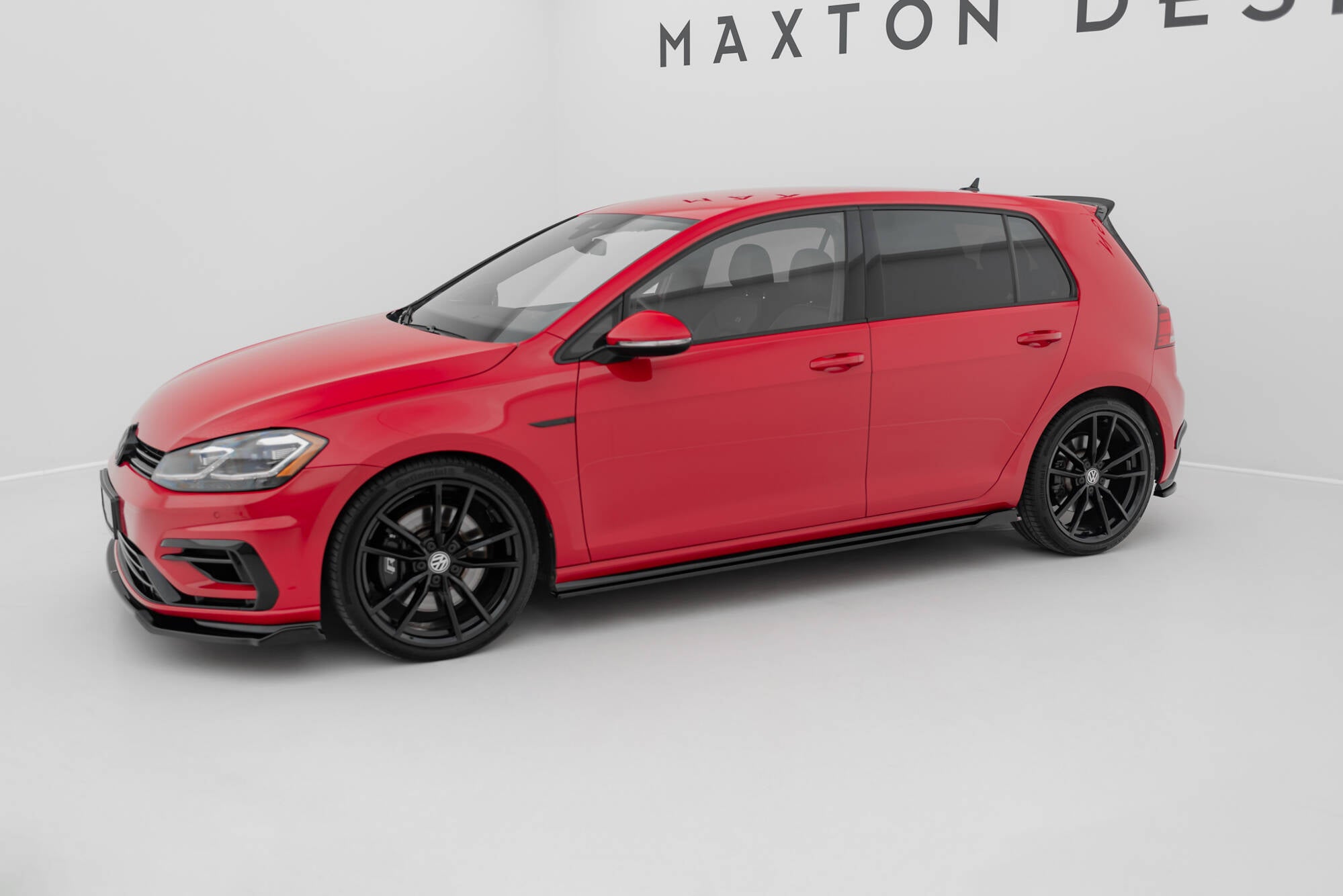 Maxton Design Street+ Seitenschweller Leisten passend für V.1 passend für VW Golf R / R-Line Mk7 Facelift schwarz Hochglanz