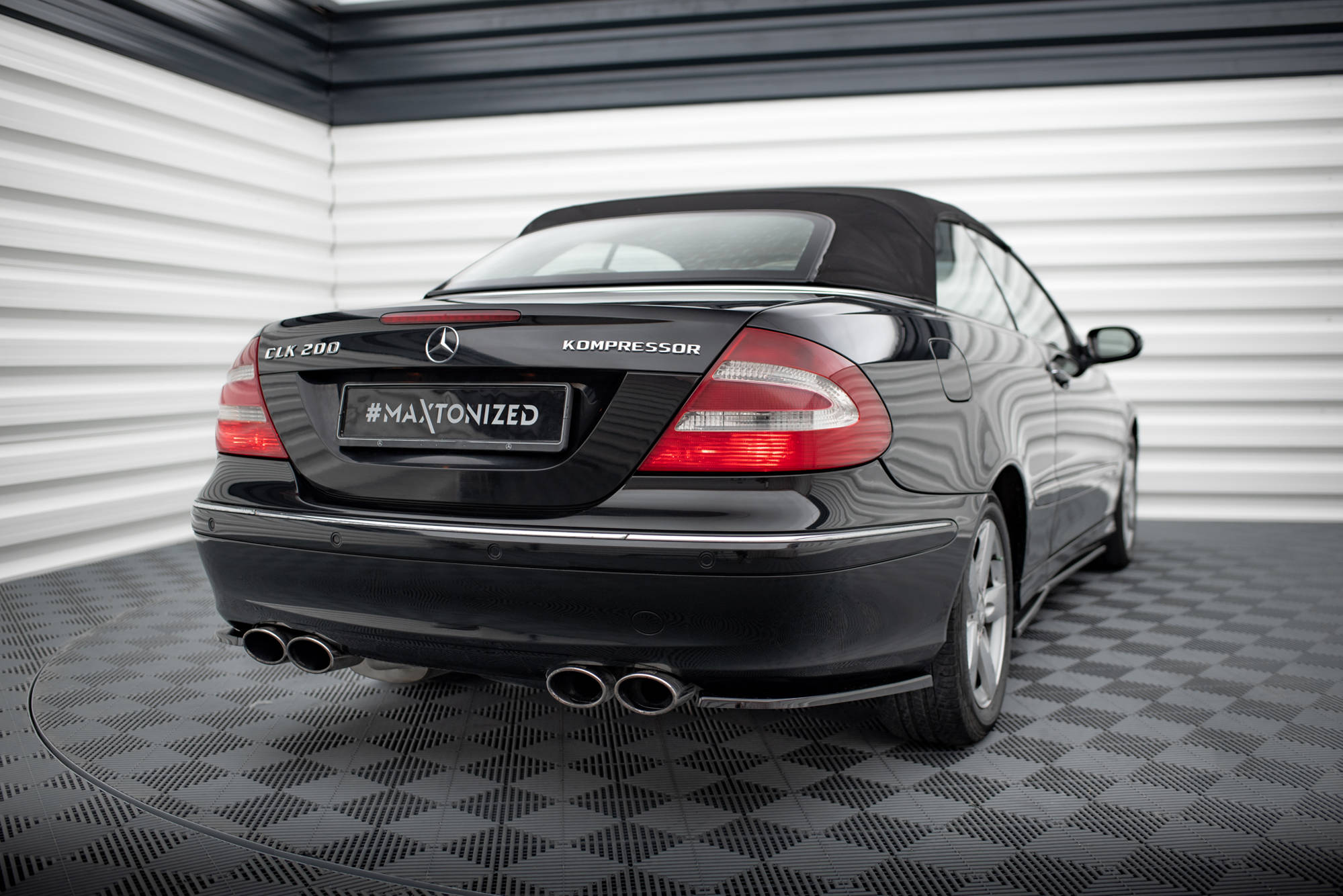 Maxton Design Heck Ansatz Flaps Diffusor V.1 passend für Mercedes-Benz CLK W209 schwarz Hochglanz