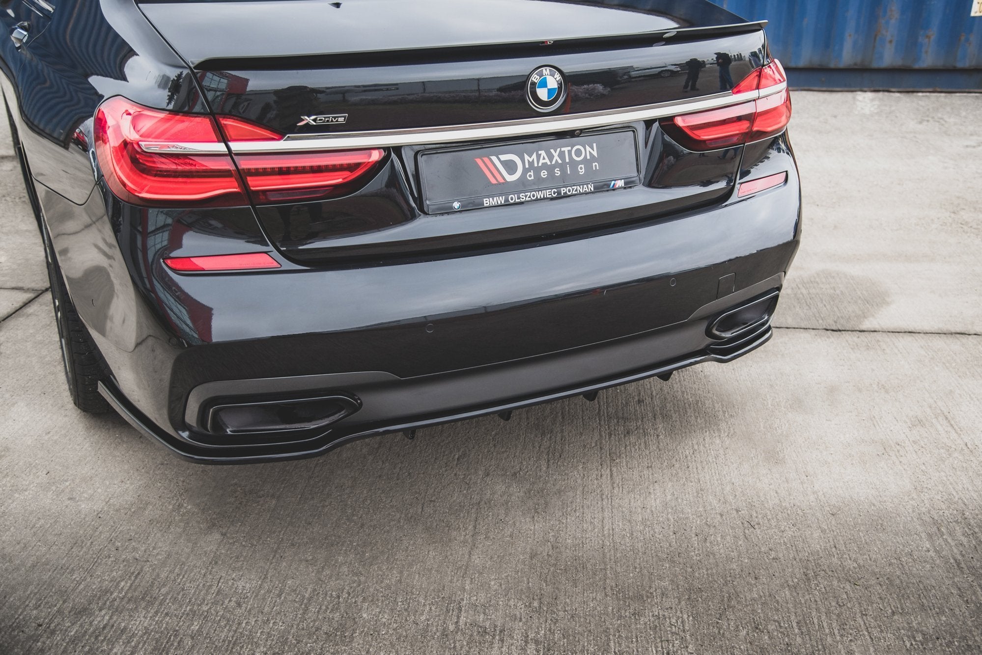 Maxton Design Street+ Mittlerer Diffusor RACE passend für BMW 7 M-Paket G11 /G12 schwarz Hochglanz
