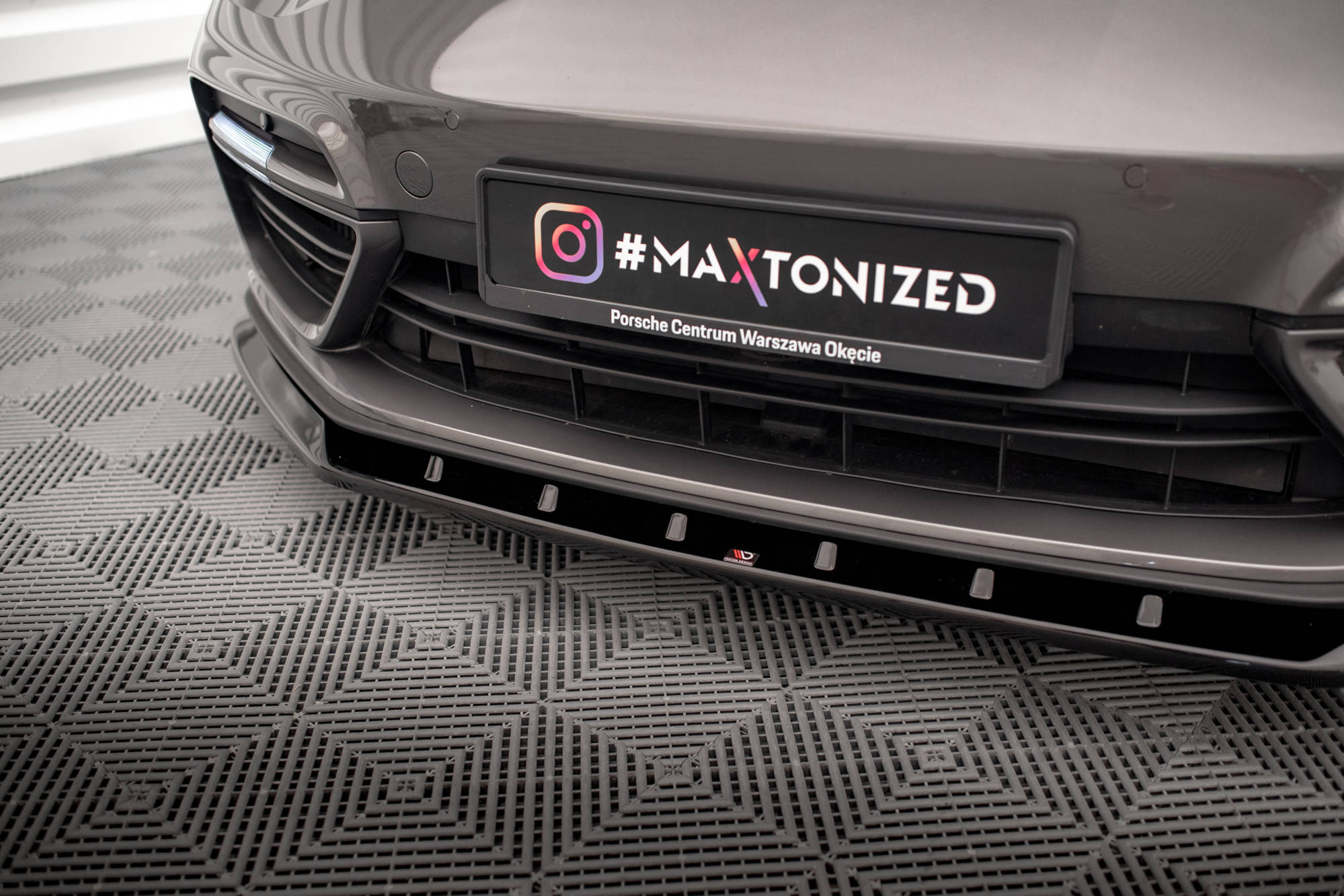 Maxton Design Street+ Spoilerlippe Front Ansatz V.1 passend für Porsche Panamera Turbo S E-Hybrid schwarz Hochglanz