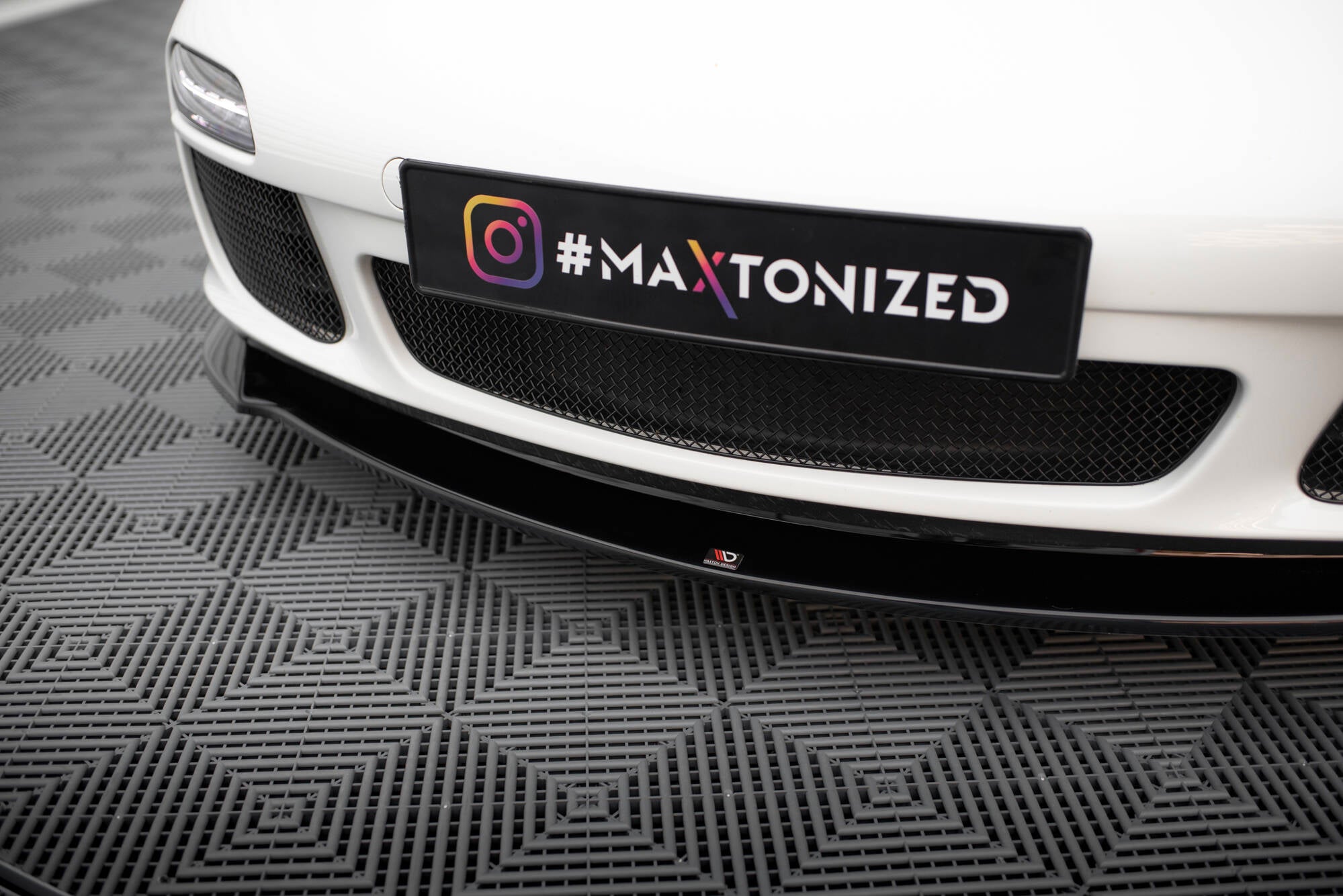 Maxton Design Street+ Spoilerlippe Front Ansatz V.1 passend für Porsche 911 Carrera 997 Facelift schwarz Hochglanz