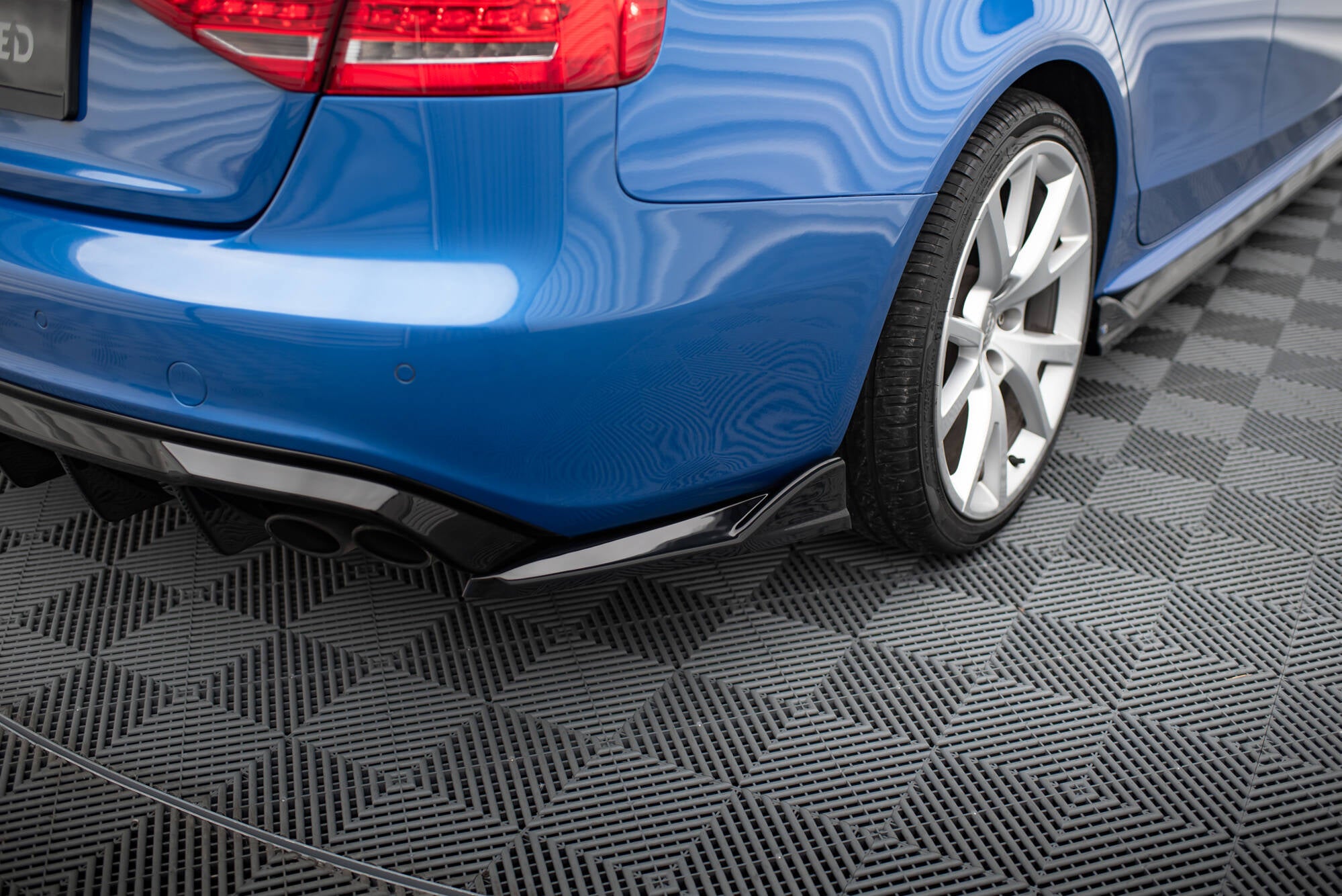 Maxton Design Heck Ansatz Flaps Diffusor V.2 passend für Audi S4 / A4 S-Line Limousine B8 schwarz Hochglanz