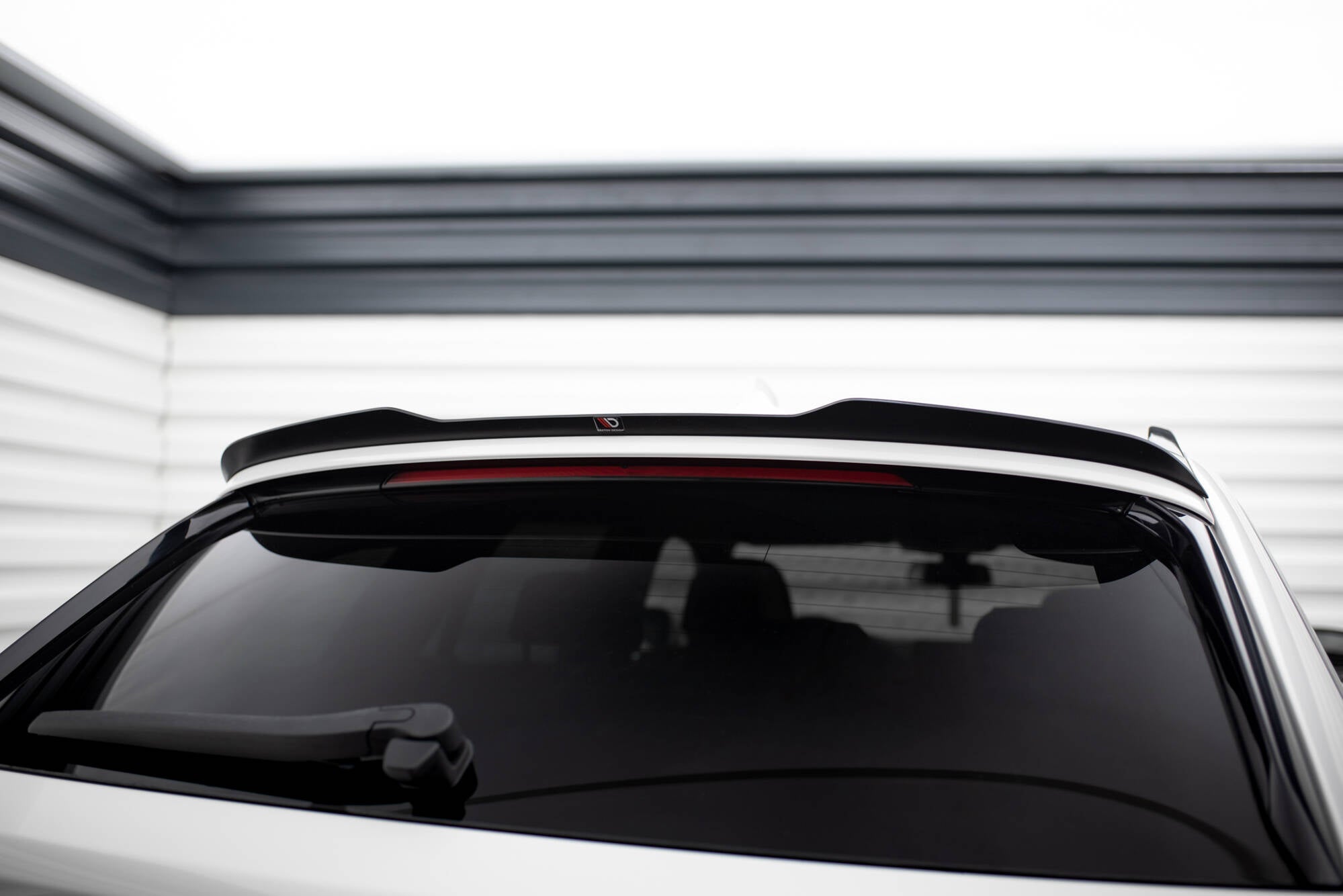 Maxton Design Spoiler CAP V.2 passend für BMW 5er Touring G31 schwarz Hochglanz