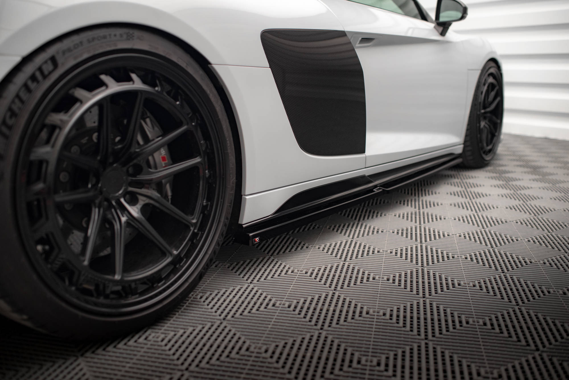 Maxton Design Street+ Seitenschweller Leisten V.2 passend für Audi R8 Mk2 Facelift schwarz Hochglanz