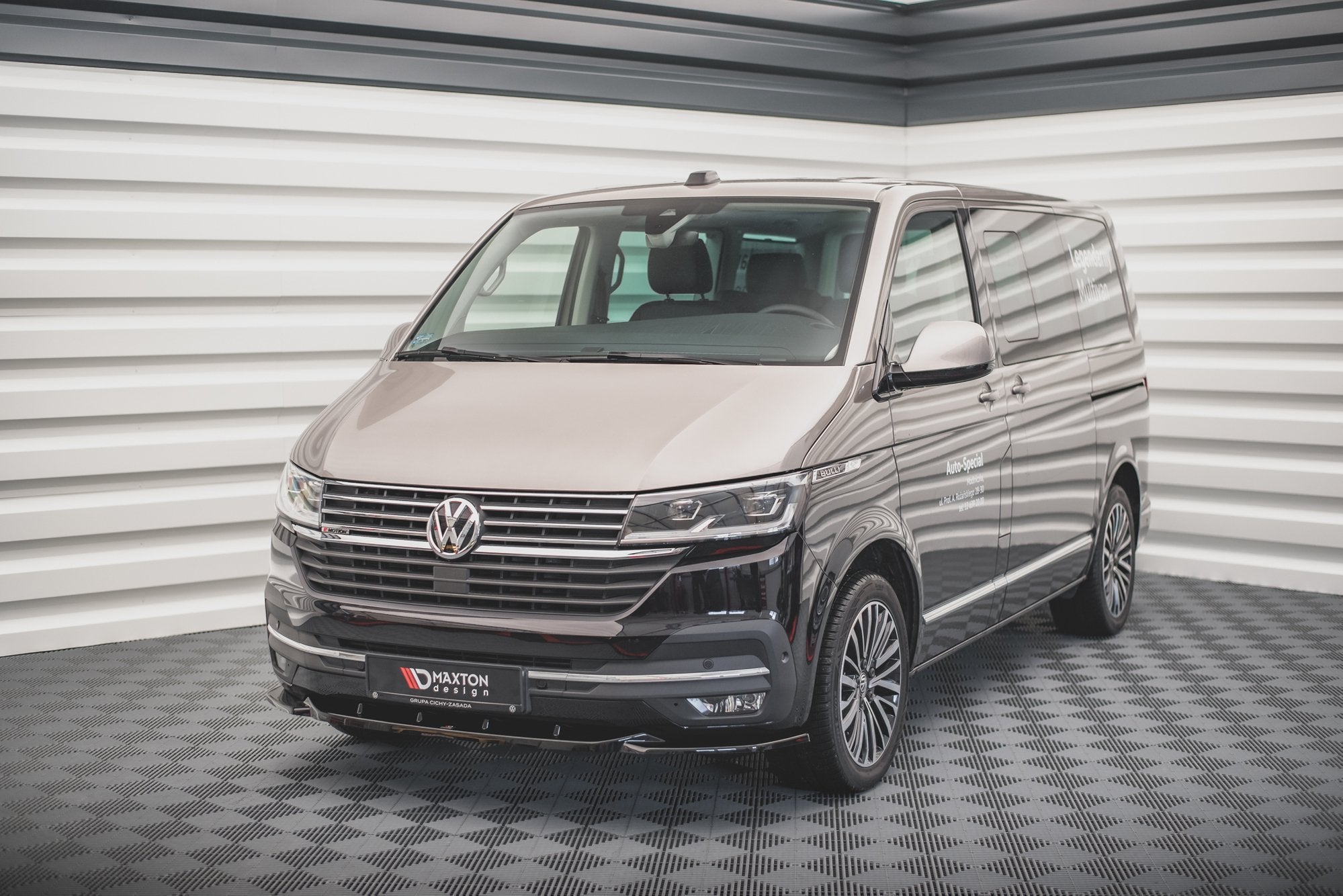 Maxton Design Street+ Spoilerlippe Front Ansatz V.2 passend für VW T6.1 schwarz Hochglanz