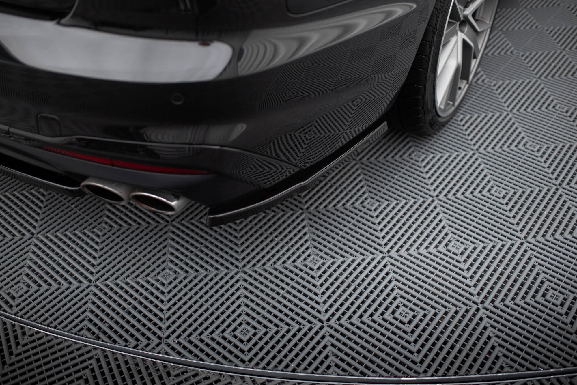 Maxton Design Heck Ansatz Flaps Diffusor passend für Audi S4 B9 Facelift schwarz Hochglanz
