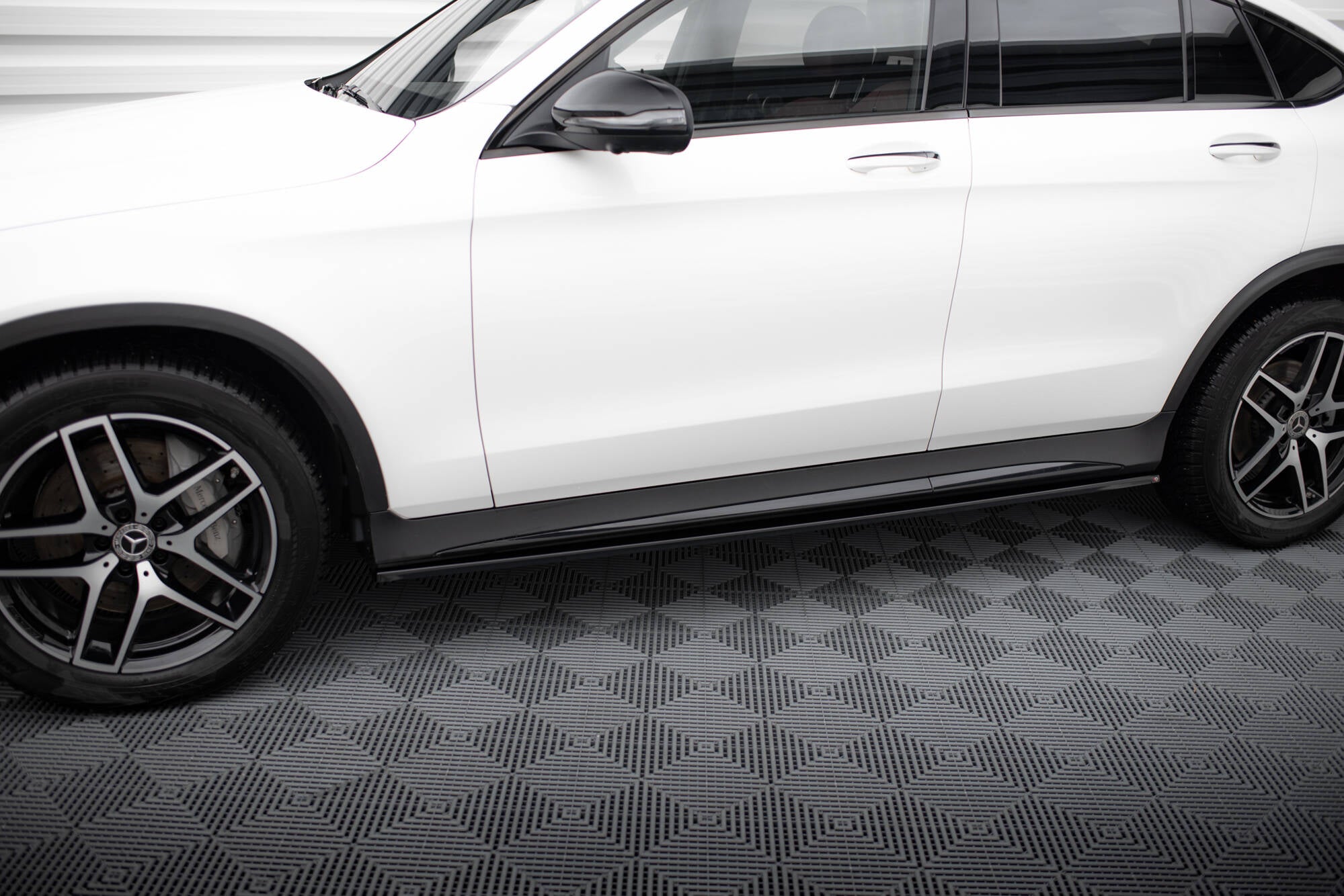 Maxton Design Street+ Seitenschweller Leisten passend für V.3 passend für Mercedes-Benz GLC Coupe AMG-Line C253 schwarz Hochglanz