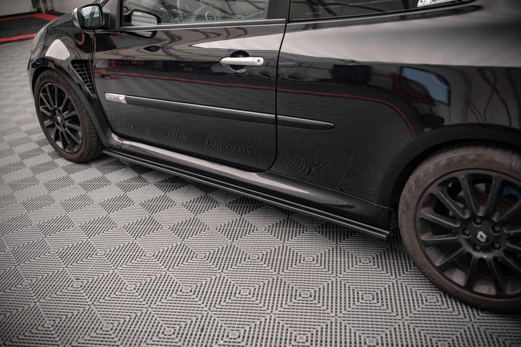 Maxton Design Street+ Seitenschweller Leisten passend für RENAULT CLIO MK3 RS schwarz Hochglanz