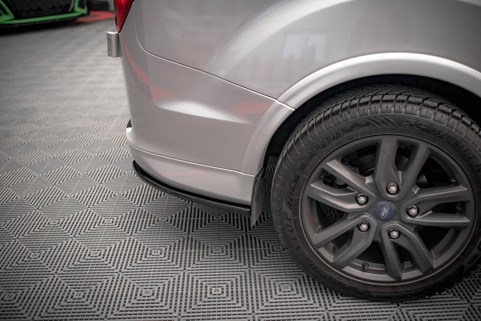 Maxton Design Heck Ansatz Flaps Diffusor passend für Ford Transit Custom ST-Line Mk1 Facelift schwarz Hochglanz
