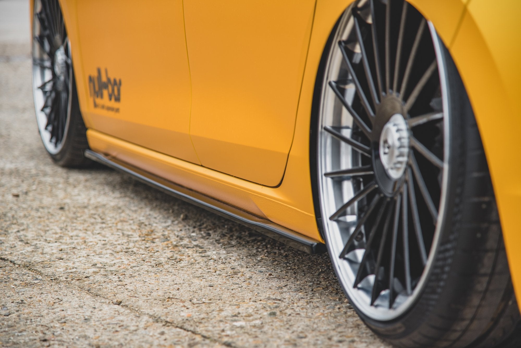 Maxton Design Street+ Seitenschweller Leisten passend für V.1 passend für VW Golf Hatchback Mk8 schwarz Hochglanz