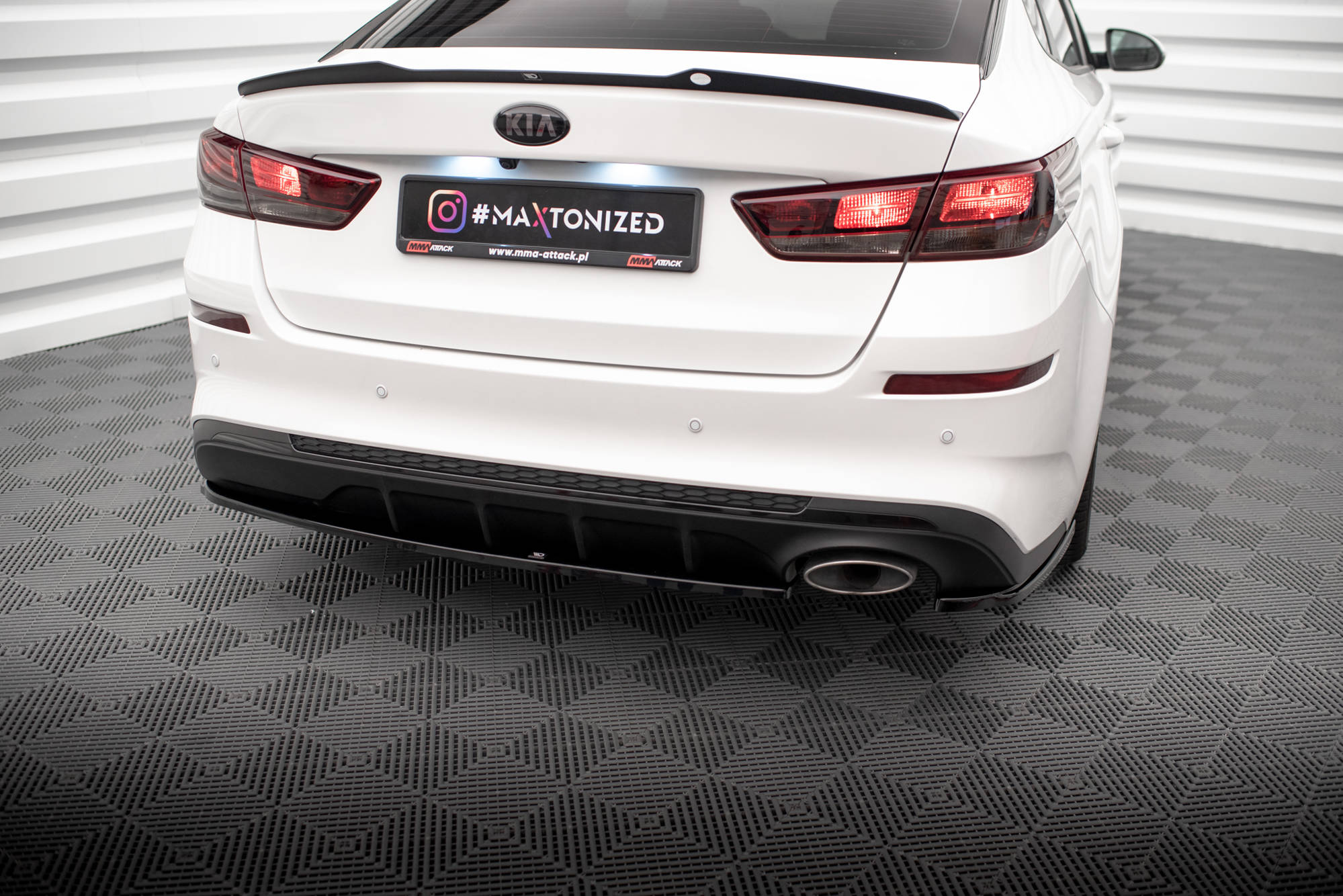 Maxton Design Heck Ansatz Flaps Diffusor V.1 passend für Kia Optima Mk4 Facelift schwarz Hochglanz