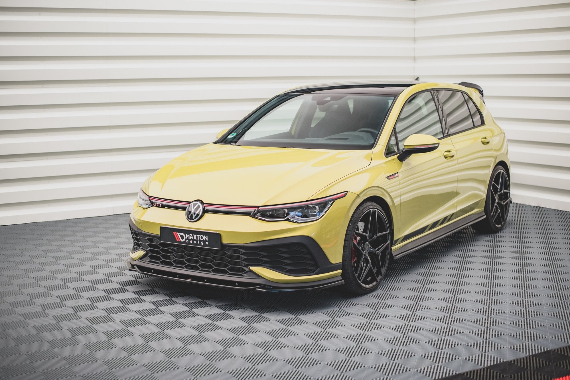 Maxton Design Street+ Spoilerlippe Front Ansatz V.2 passend für VW Golf GTI Clubsport Mk8 schwarz Hochglanz